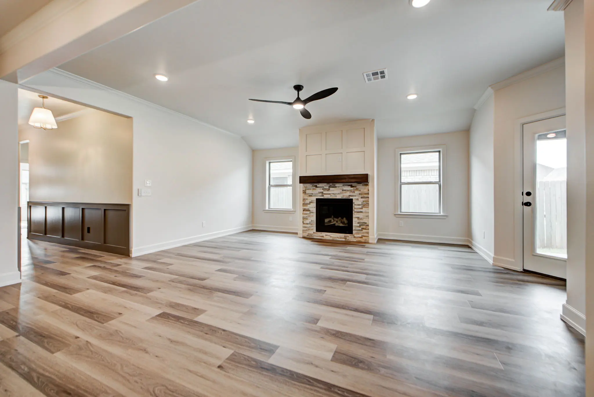 Marshall - Interior Photo 9