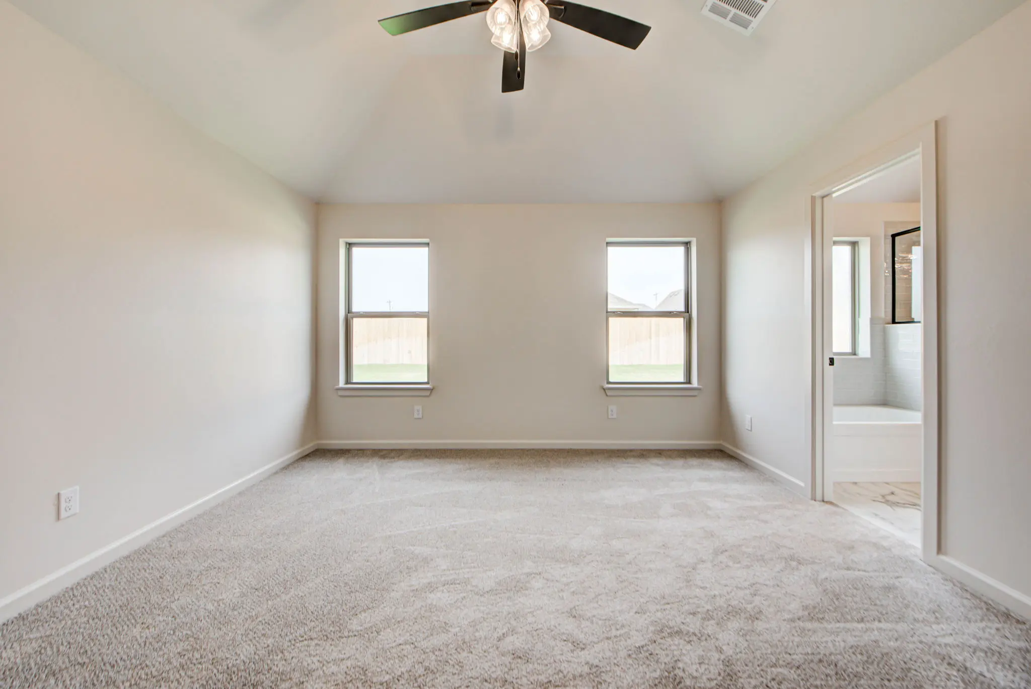 Marshall - Interior Photo 22
