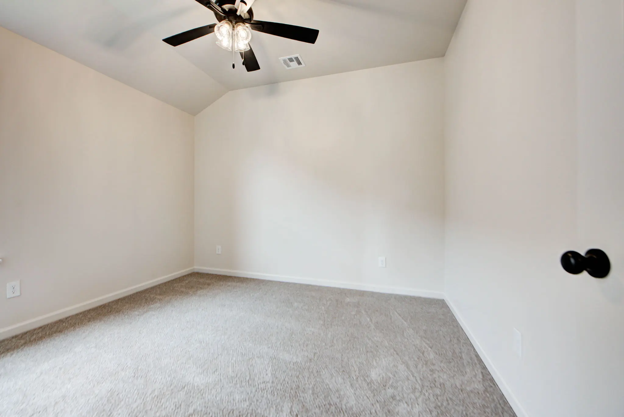 Marshall - Interior Photo 31