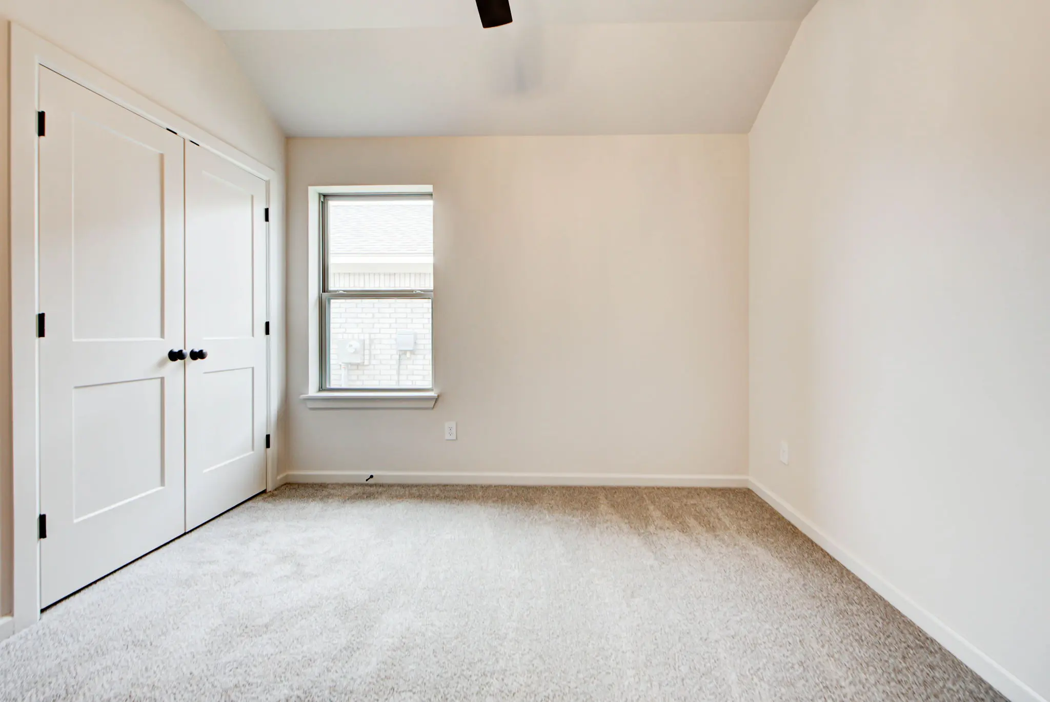 Marshall - Interior Photo 32