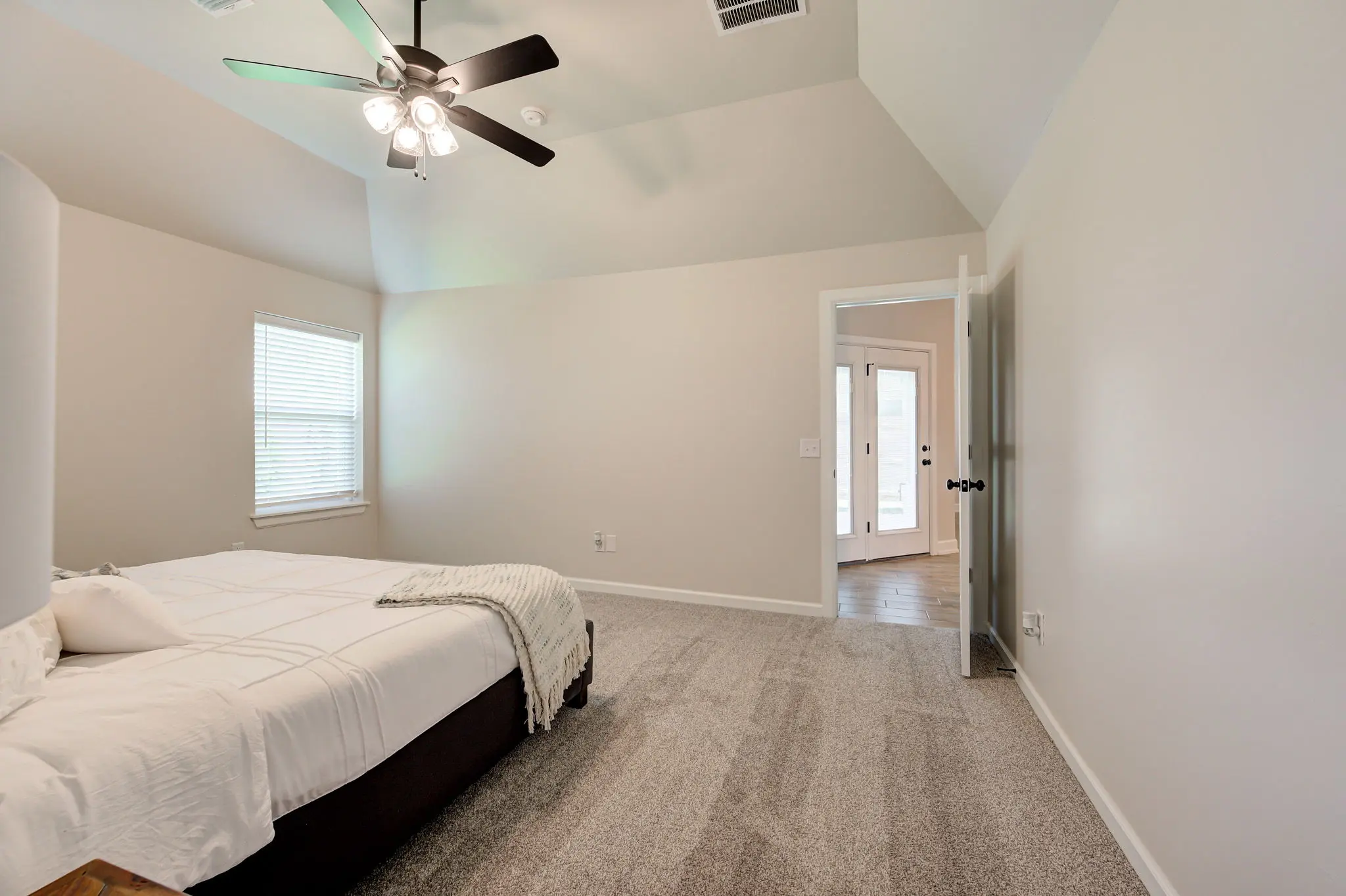 Bellevue I - Interior Photo 23