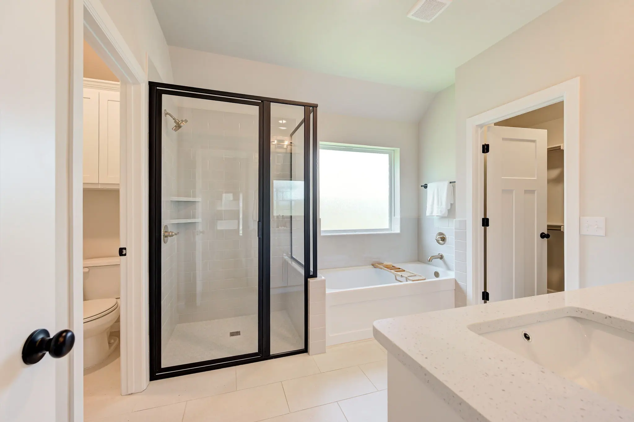 Bellevue I - Interior Photo 27