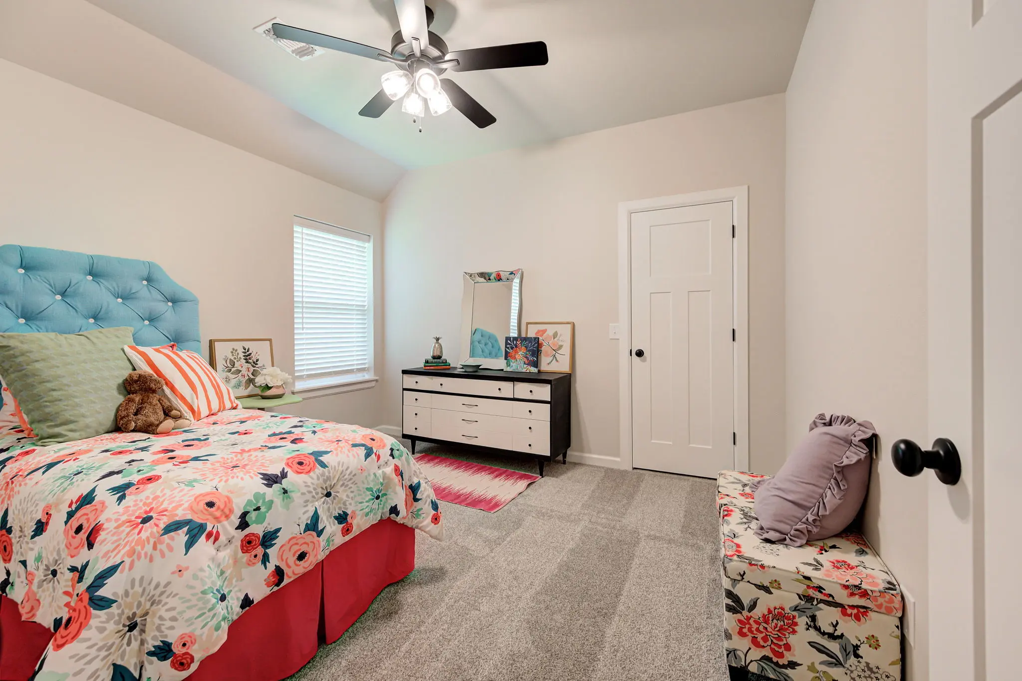 Bellevue I - Interior Photo 32