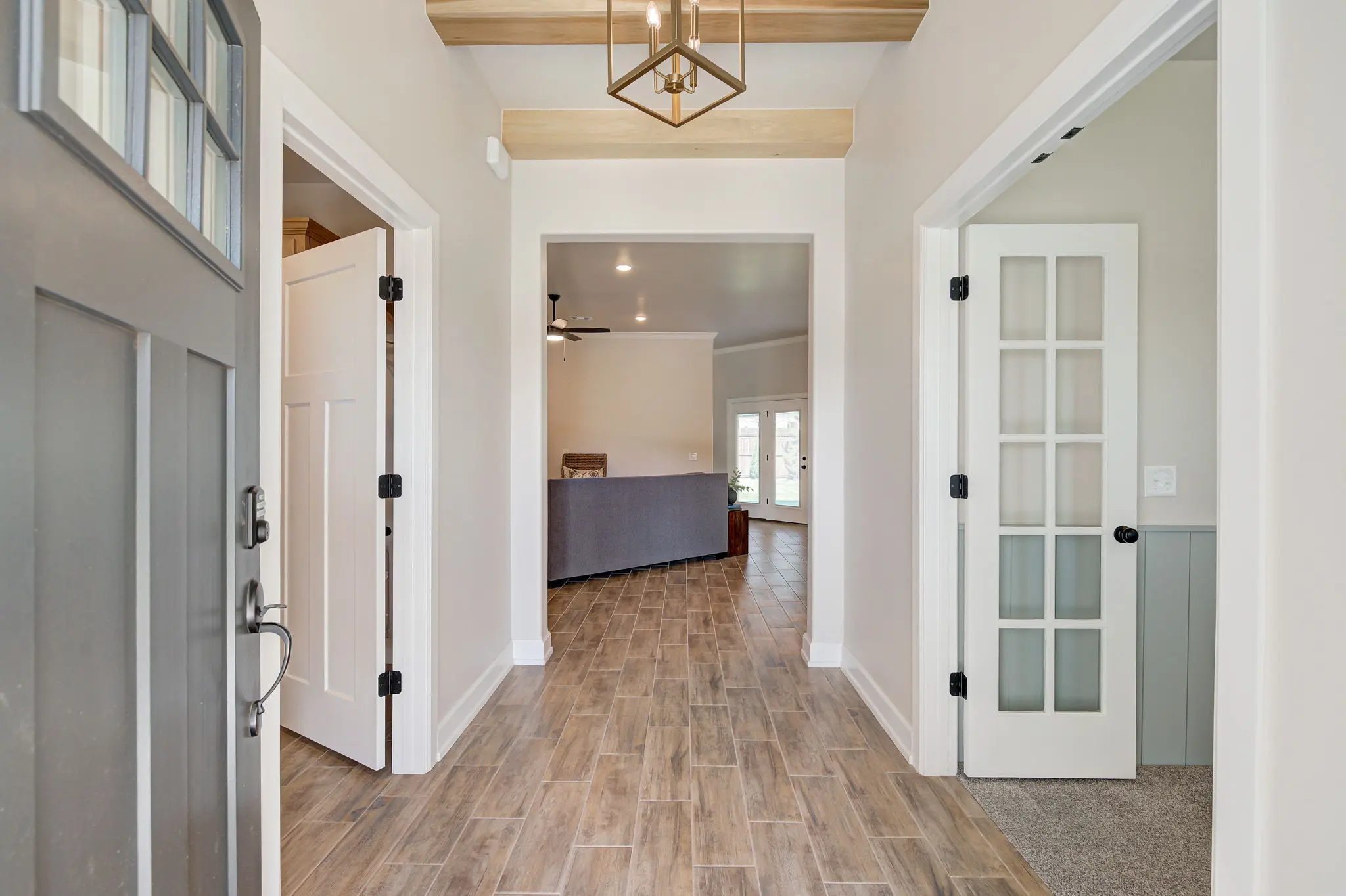 Bellevue I - Interior Photo 5