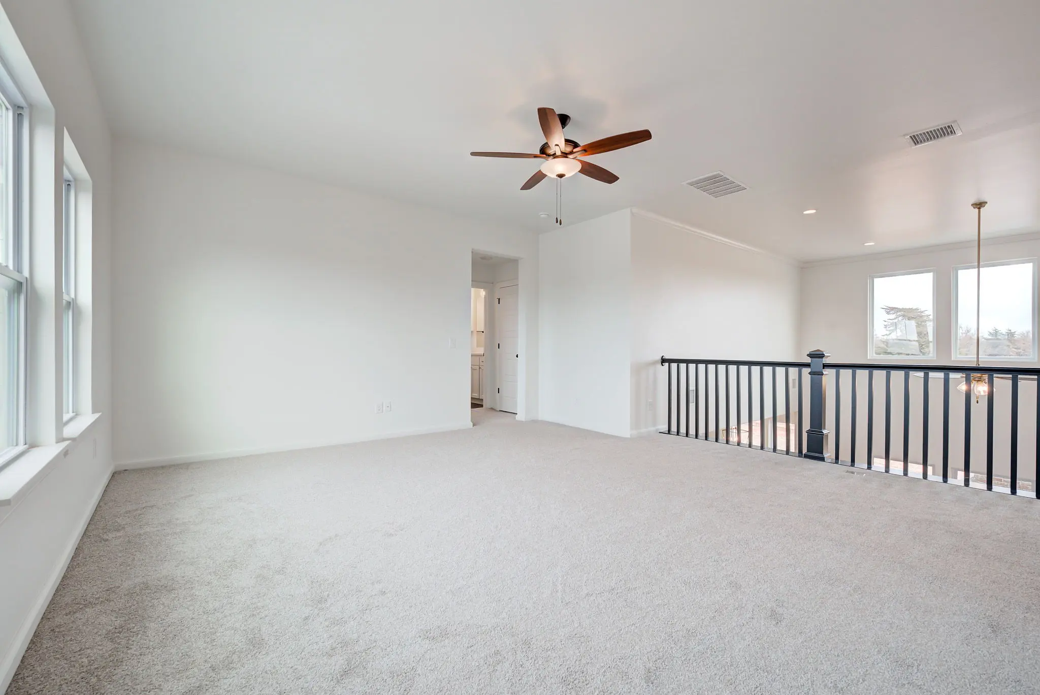 Windmill Point II - Interior Photo 30