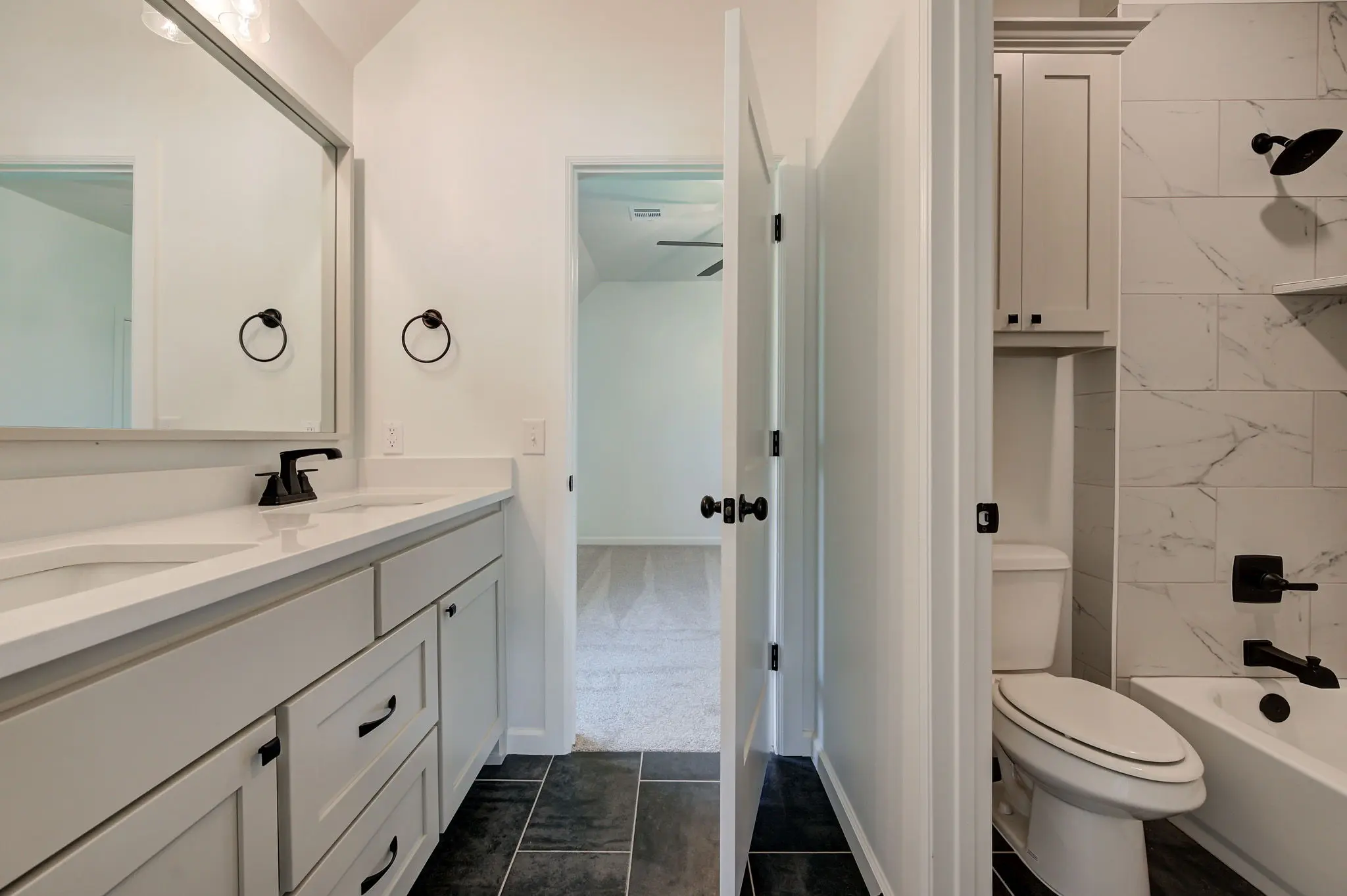 London - Interior Photo 30