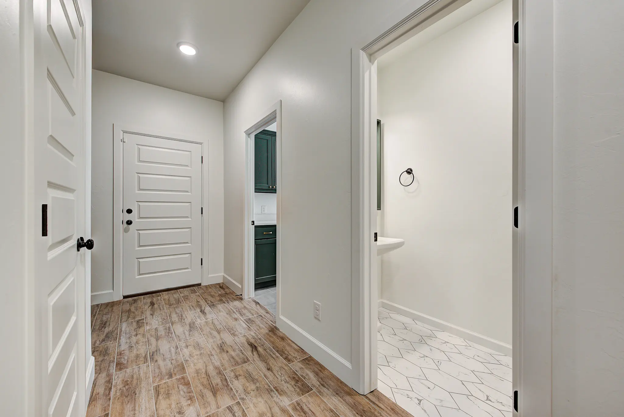 Fenwick - Interior Photo 22