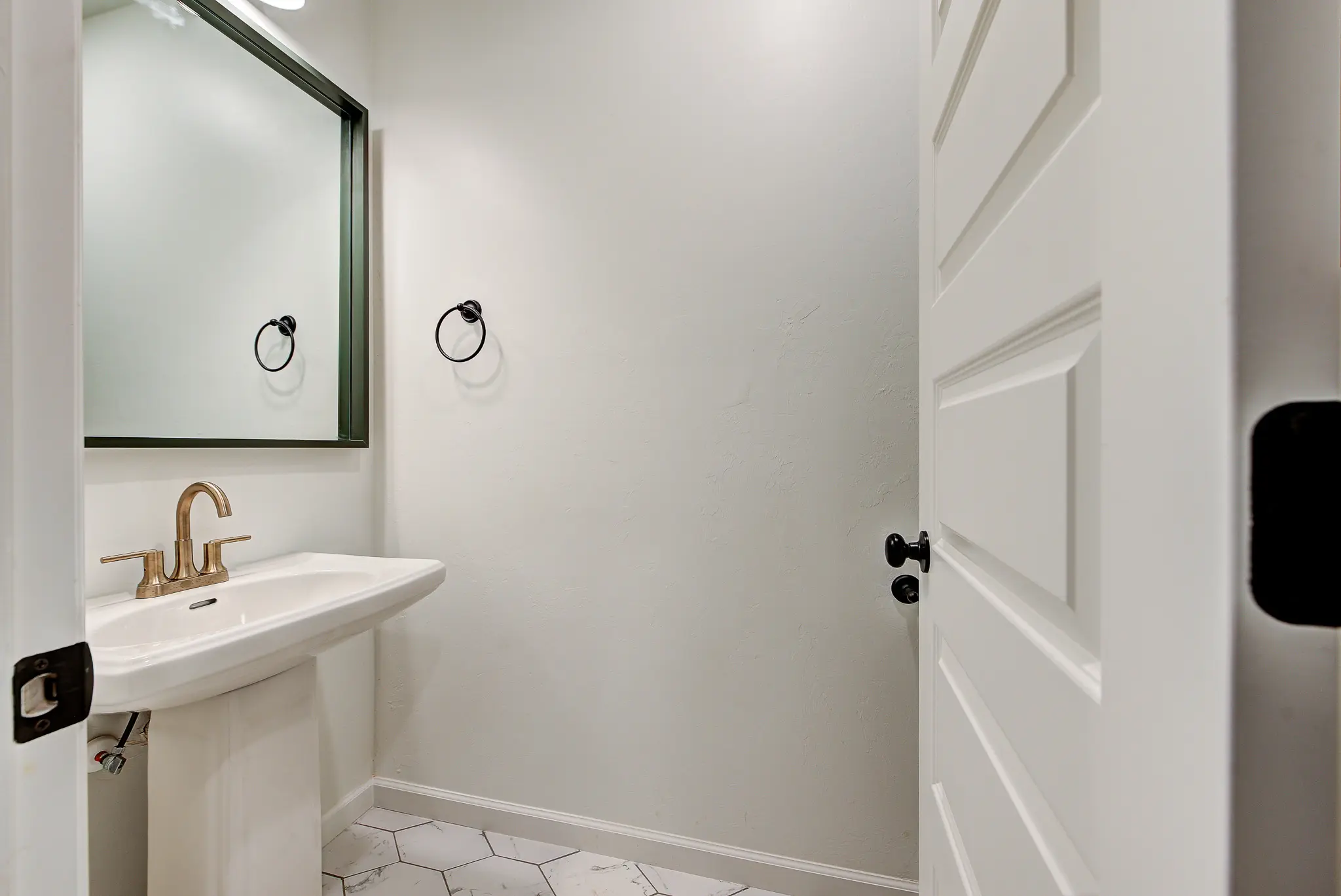 Fenwick - Interior Photo 23