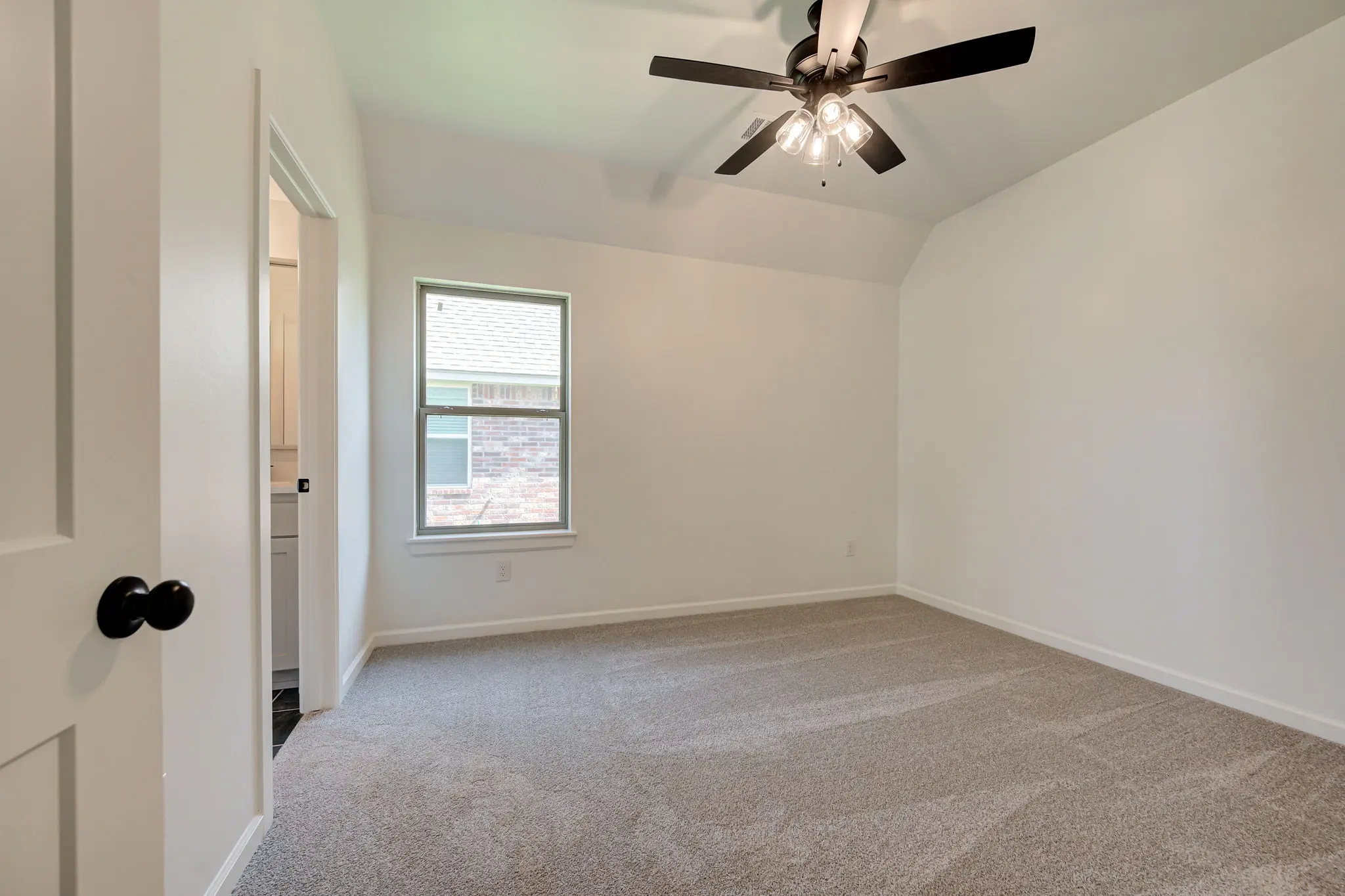 Example of London floor plan - Features and Finishes may vary based on product availability