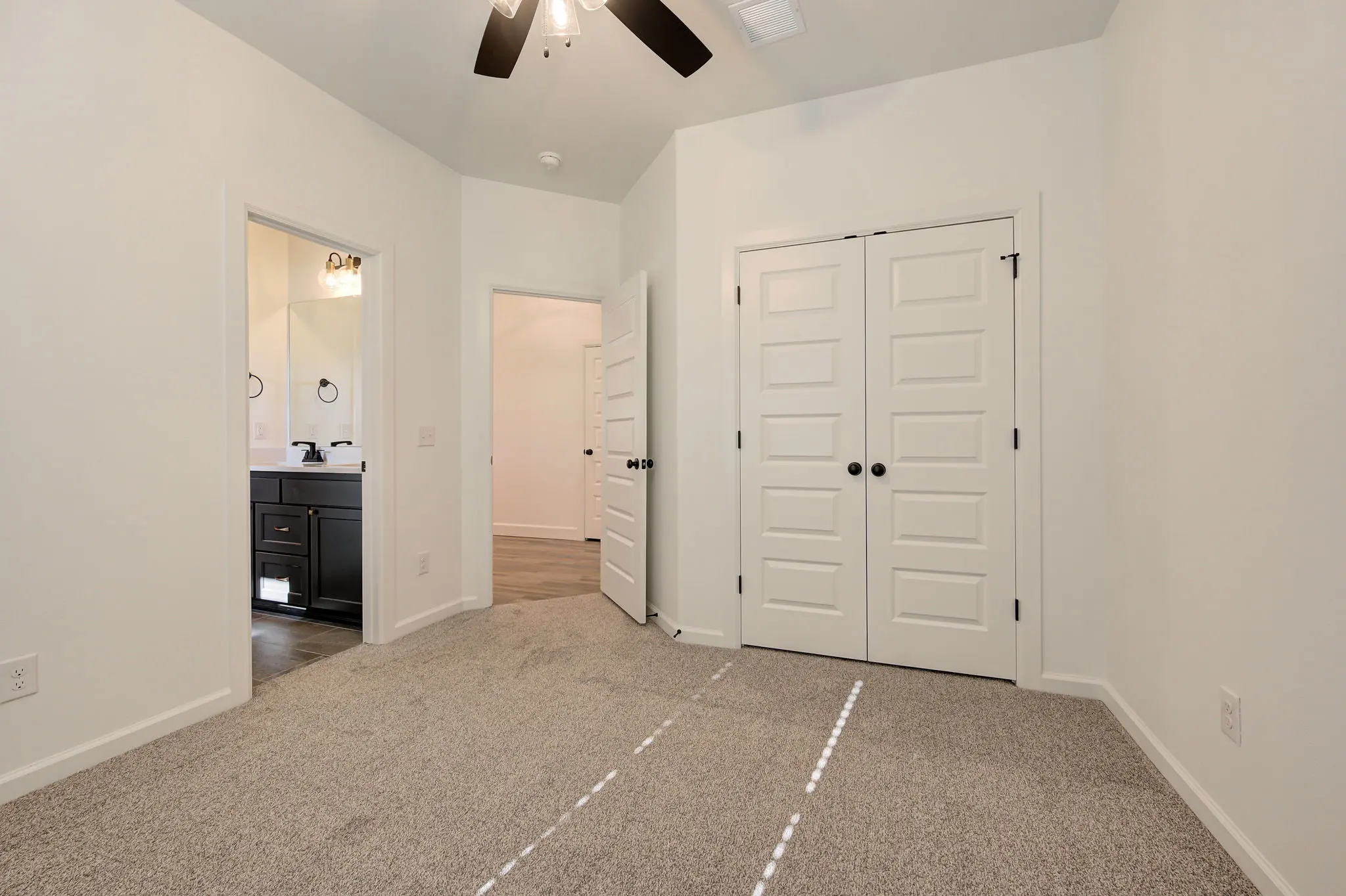 Boston - Interior Photo 37