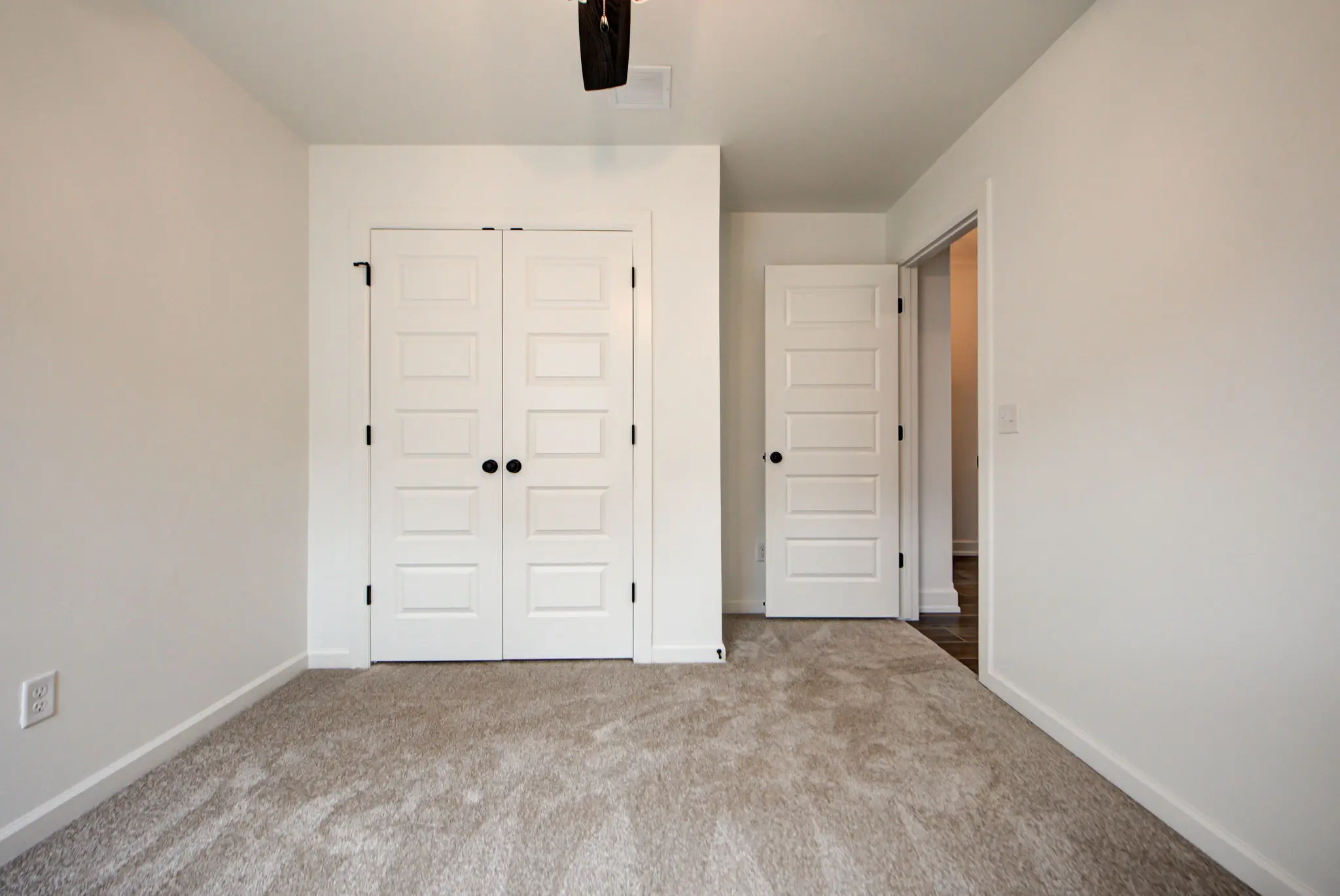 Plum Beach - Interior Photo 36