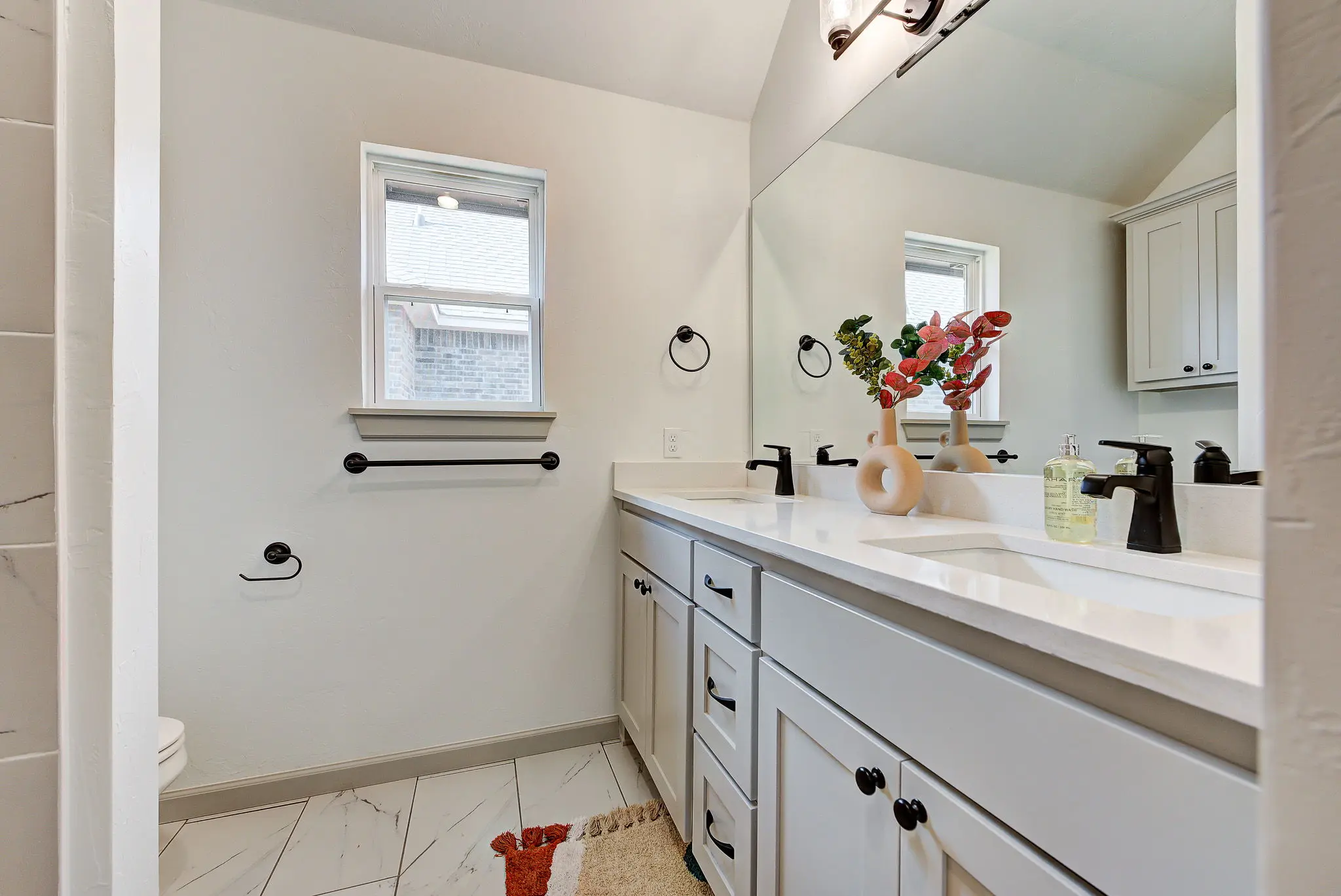 New Haven - Interior Photo 34