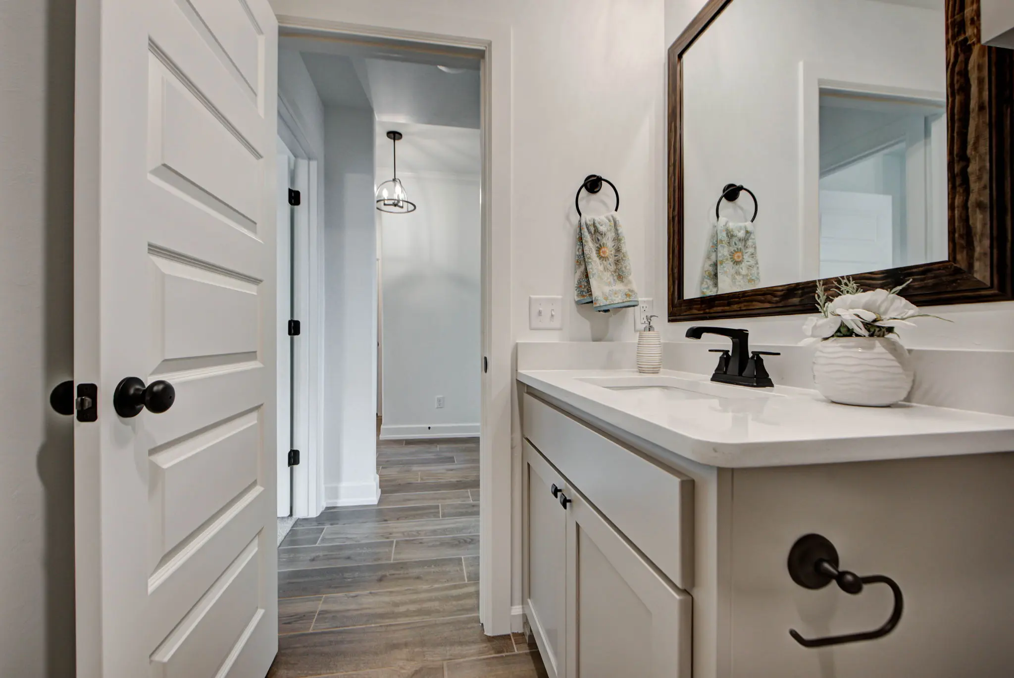 Plum Beach - Interior Photo 32