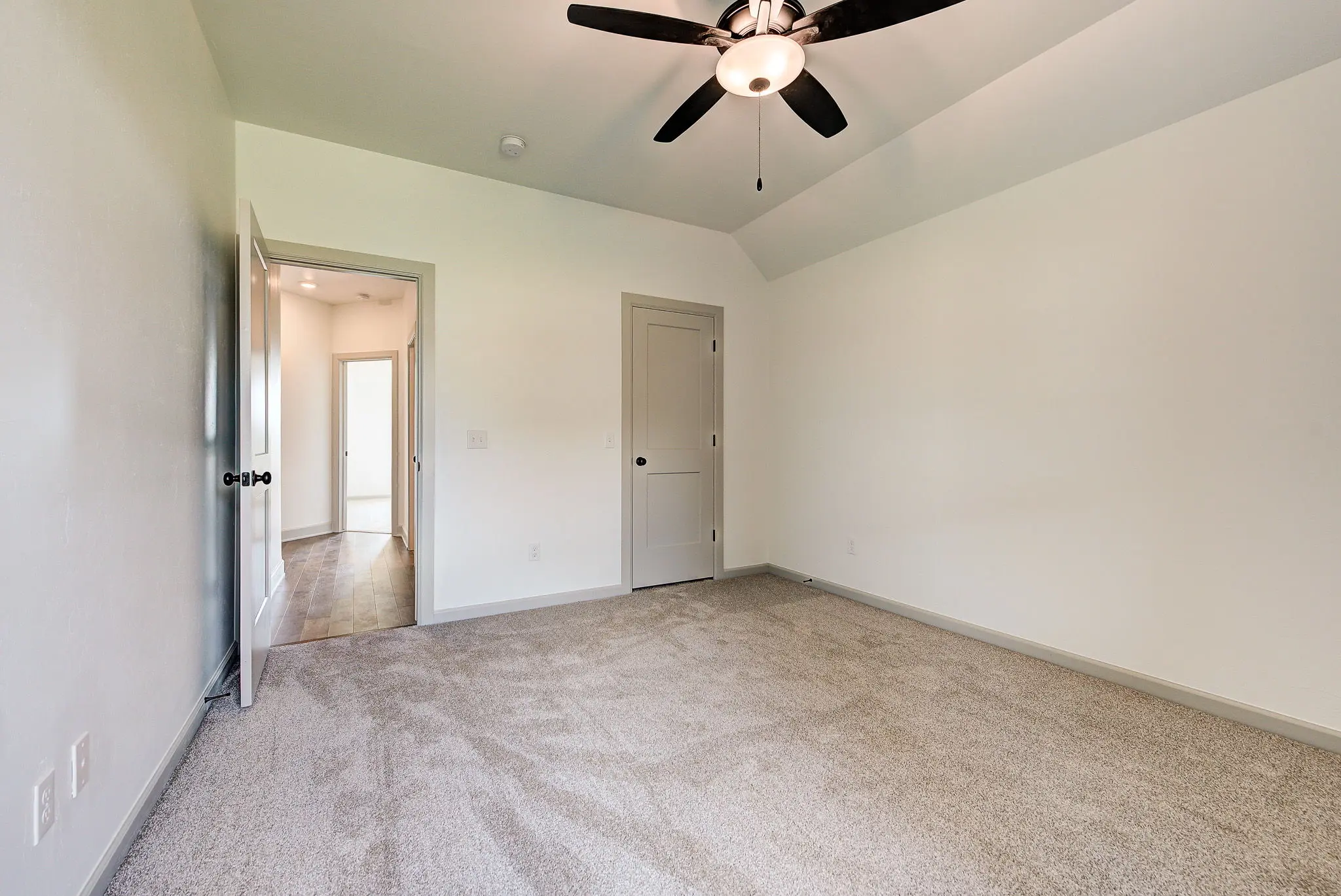 New Haven - Interior Photo 32