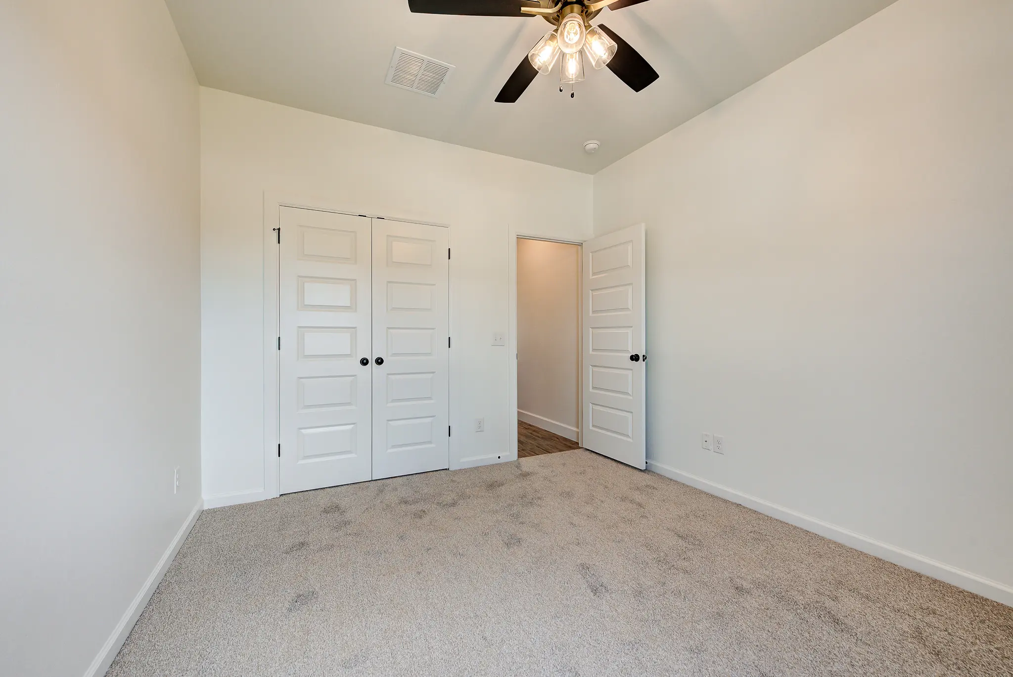 Fenwick - Interior Photo 28