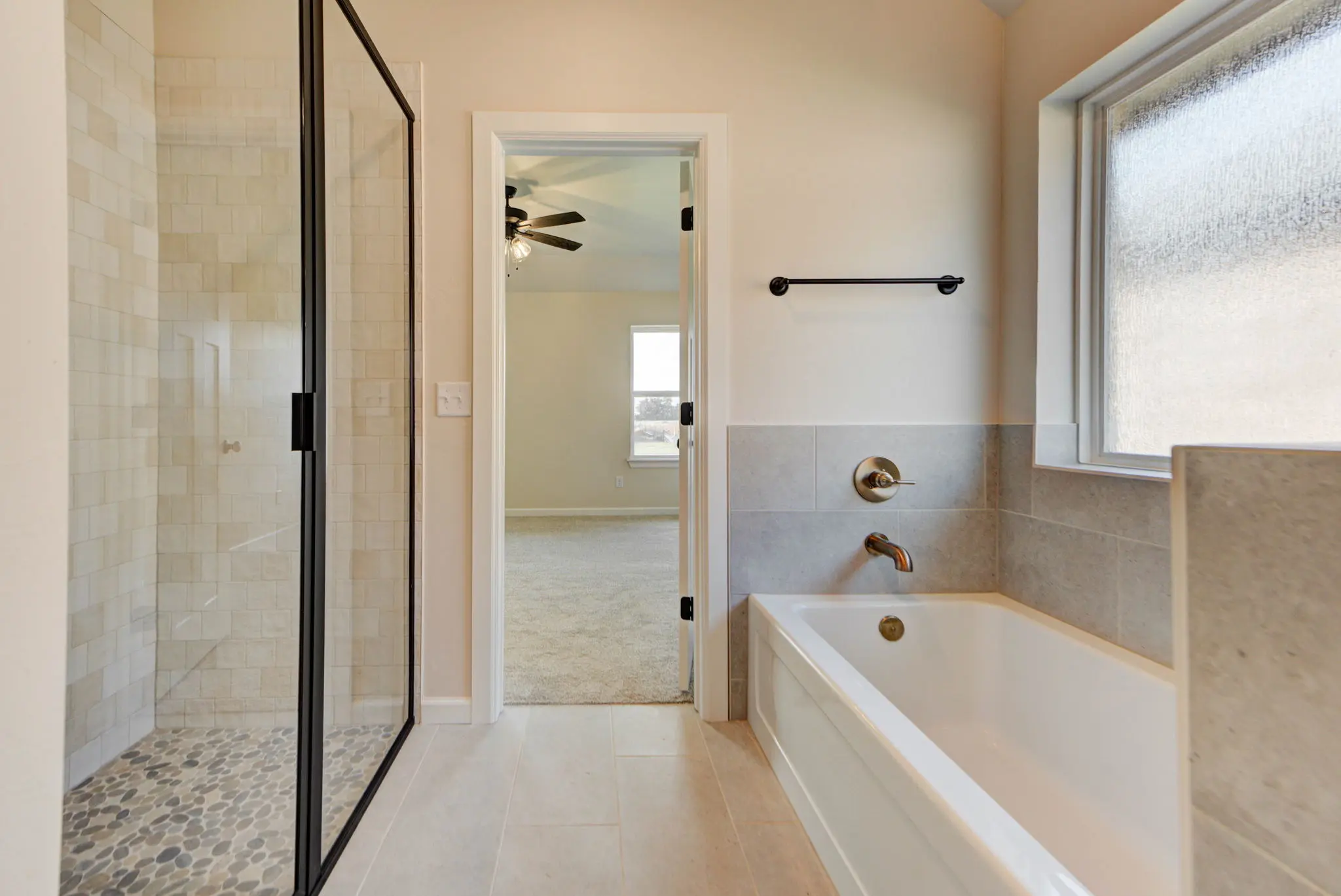 Plum Beach - Interior Photo 16