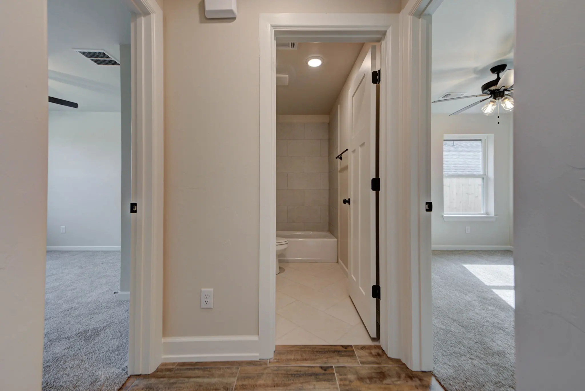 Plum Beach - Interior Photo 19