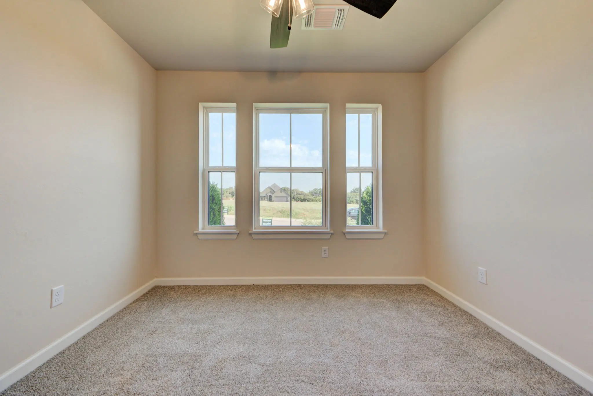 Plum Beach - Interior Photo 20