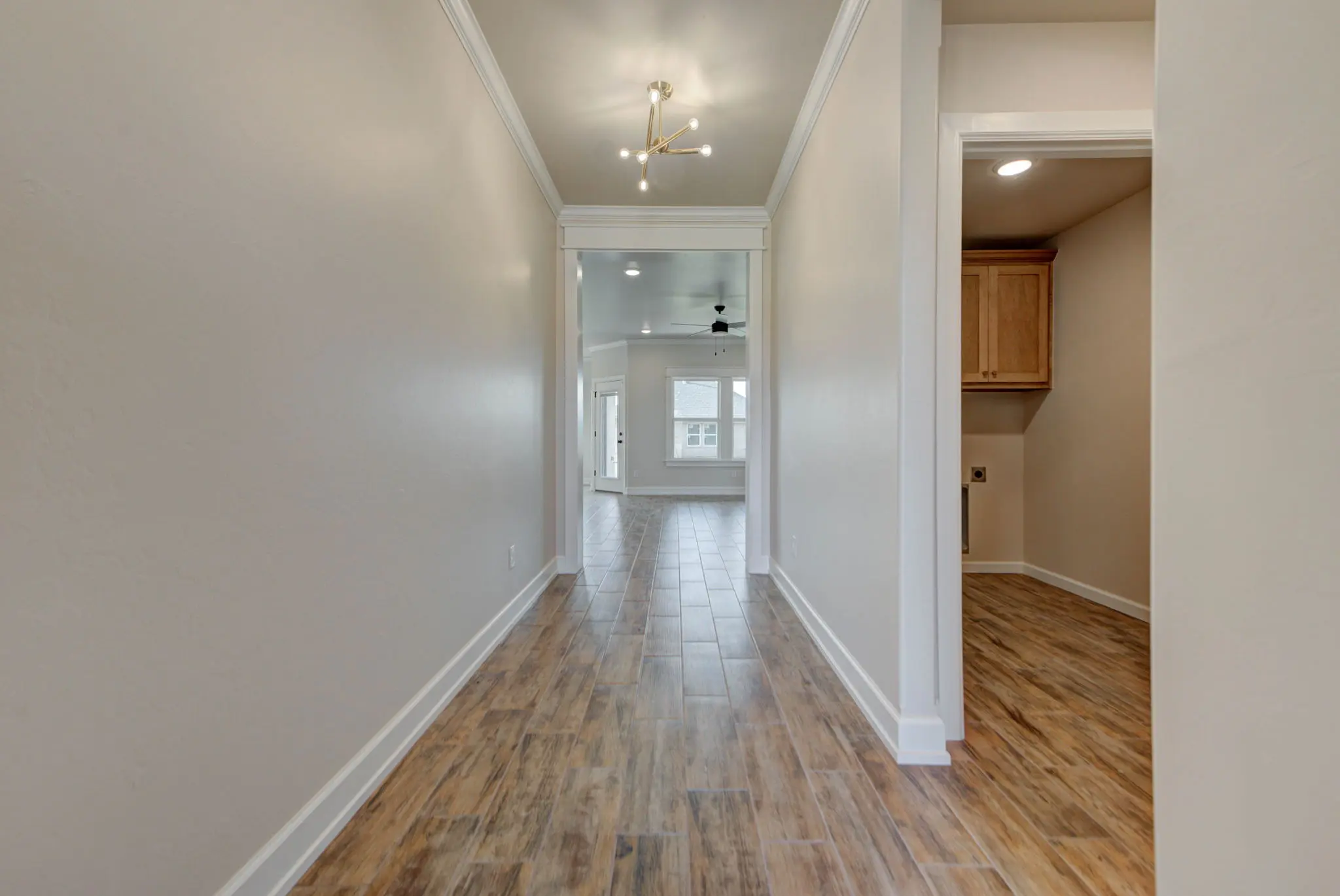 Plum Beach - Interior Photo 3