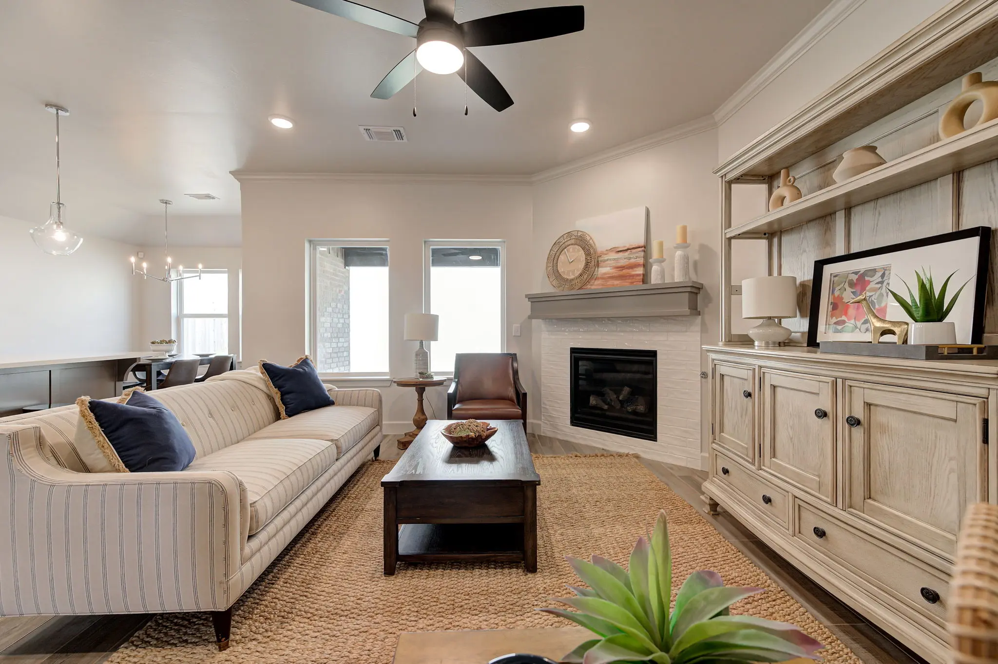 Rockland - Interior Photo 10