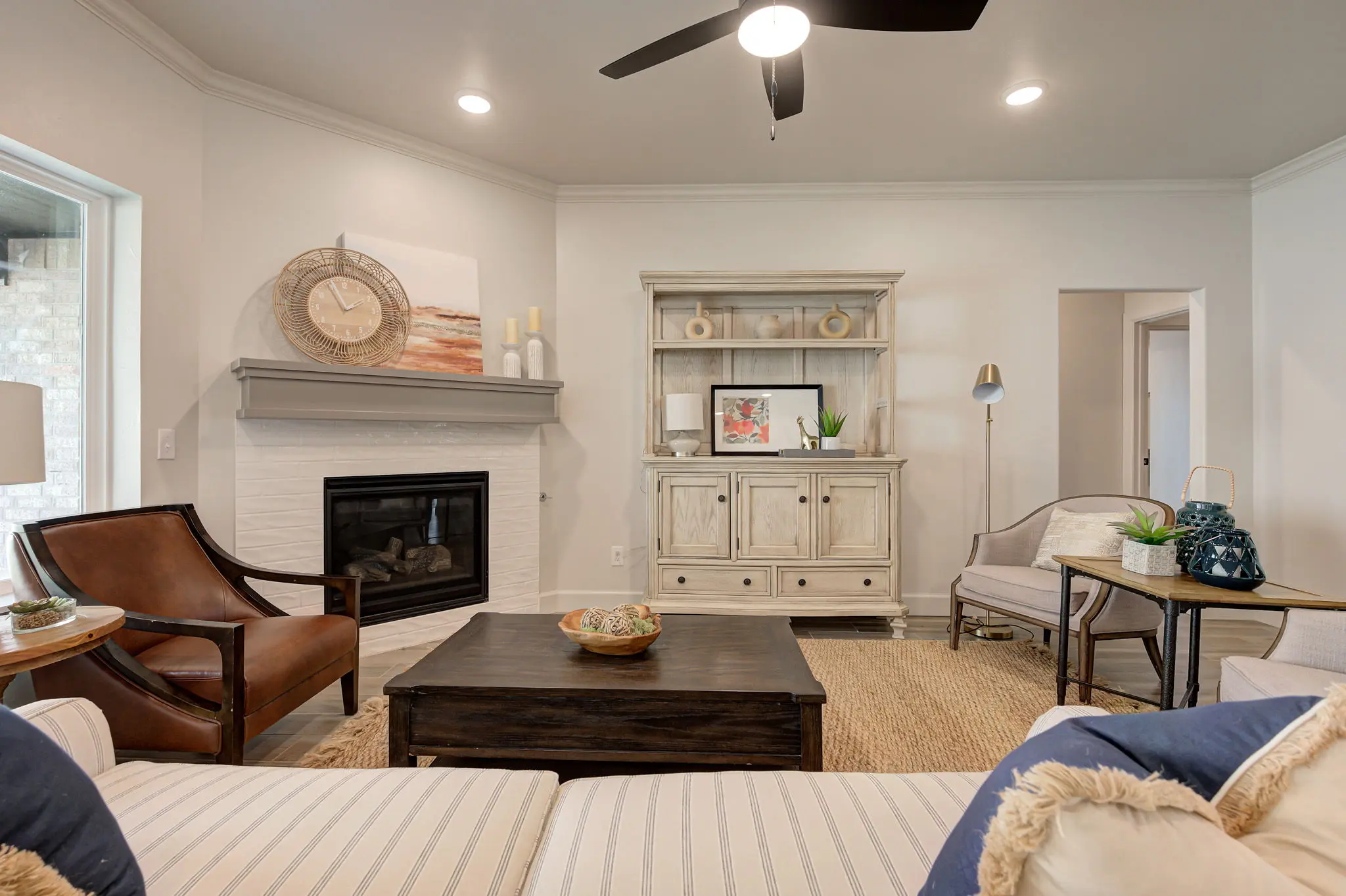 Rockland - Interior Photo 11
