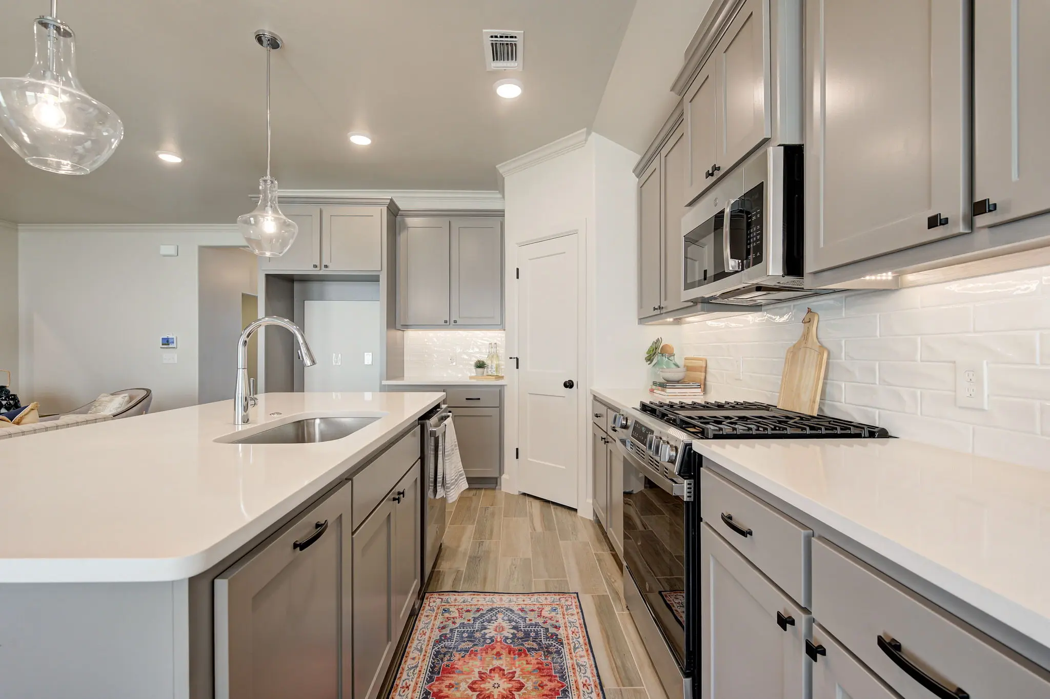 Rockland - Interior Photo 18