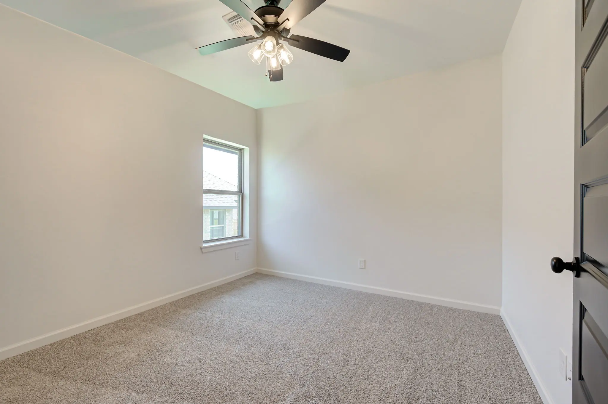 Rockland - Interior Photo 33