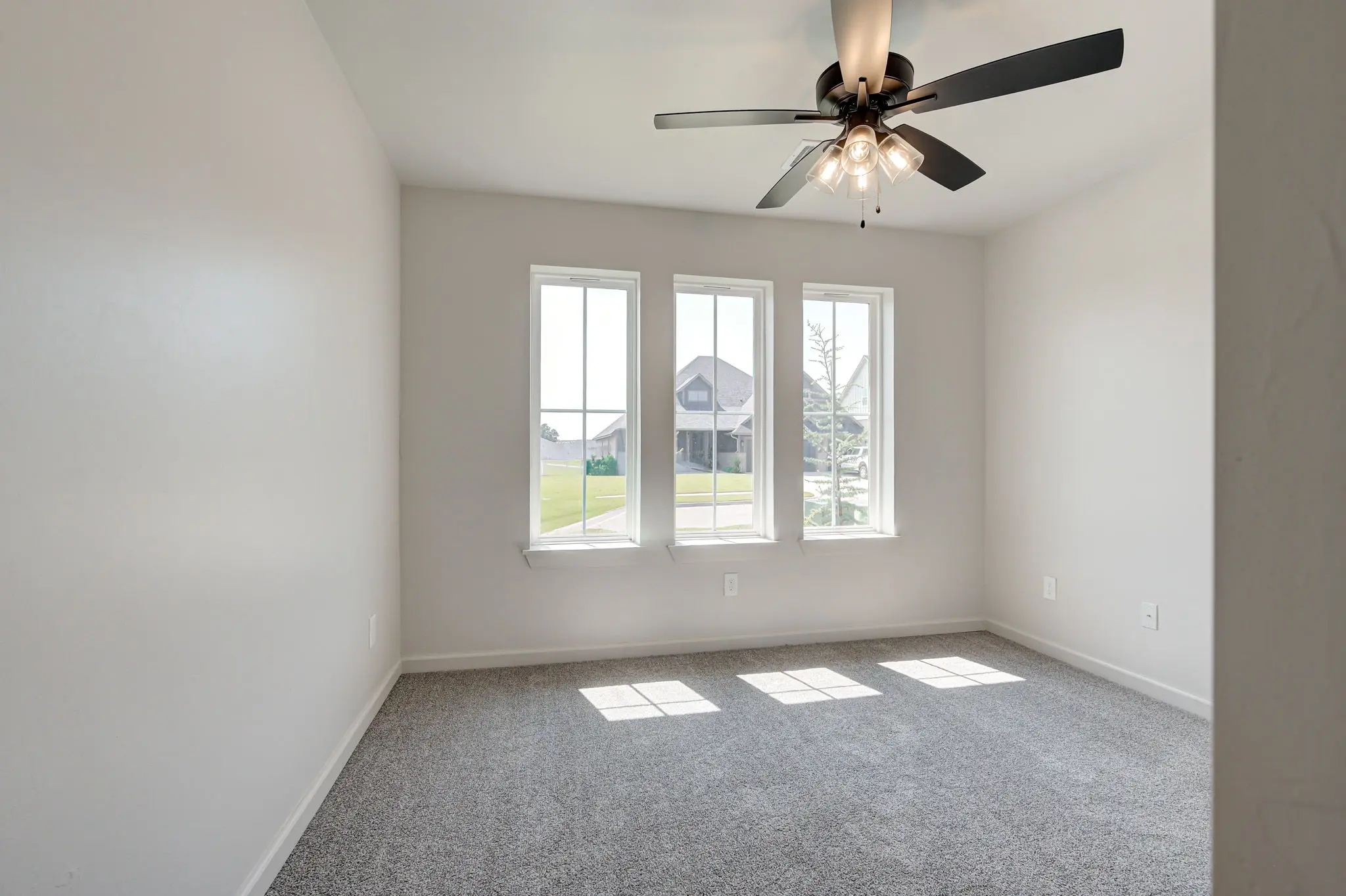 Rockland - Interior Photo 36