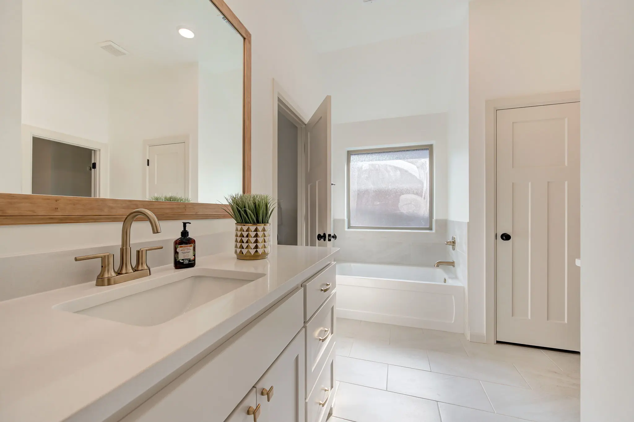Example of Montauk floor plan - Features and Finishes may vary based on product availability