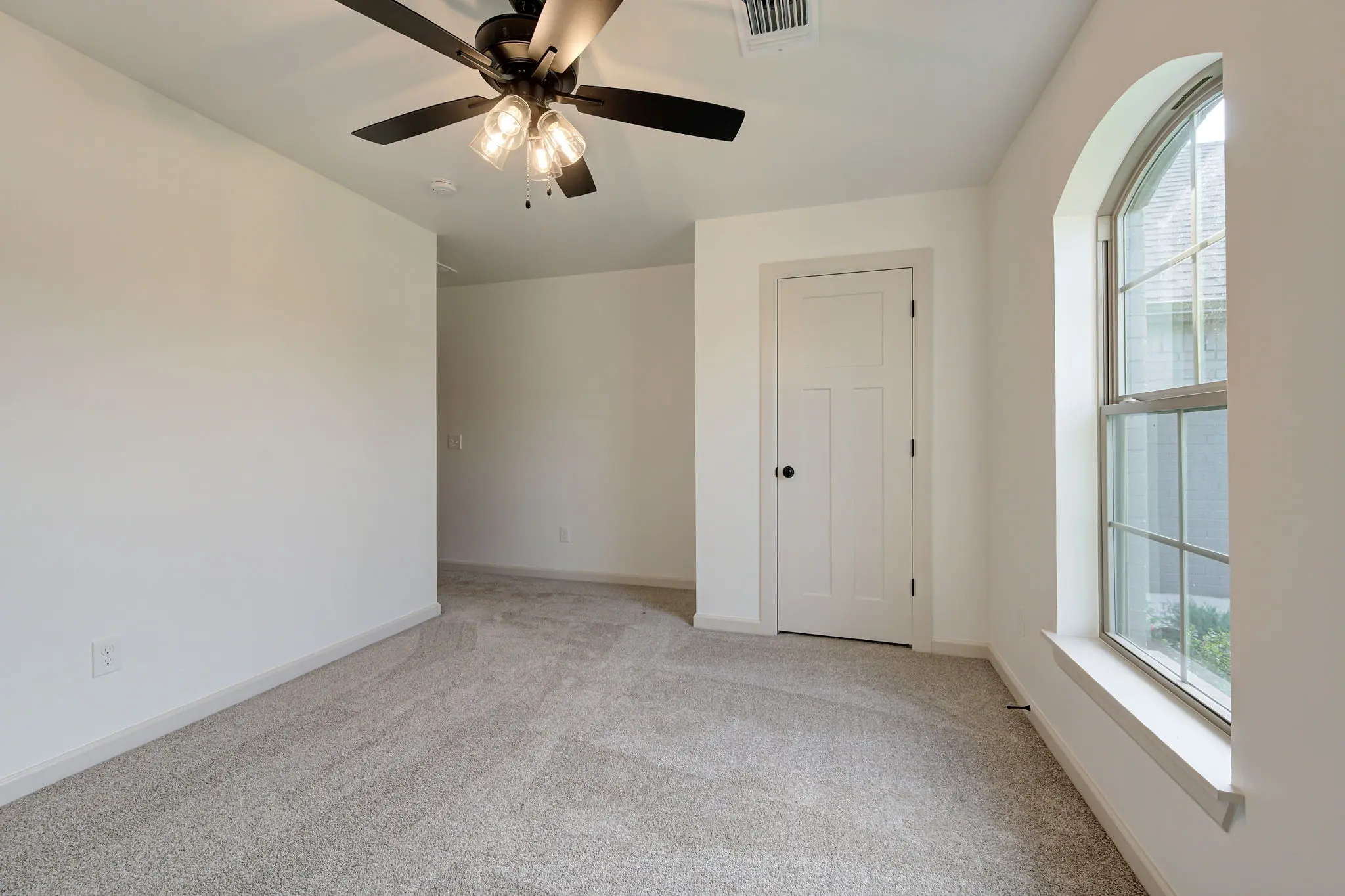 Example of Montauk floor plan - Features and Finishes may vary based on product availability