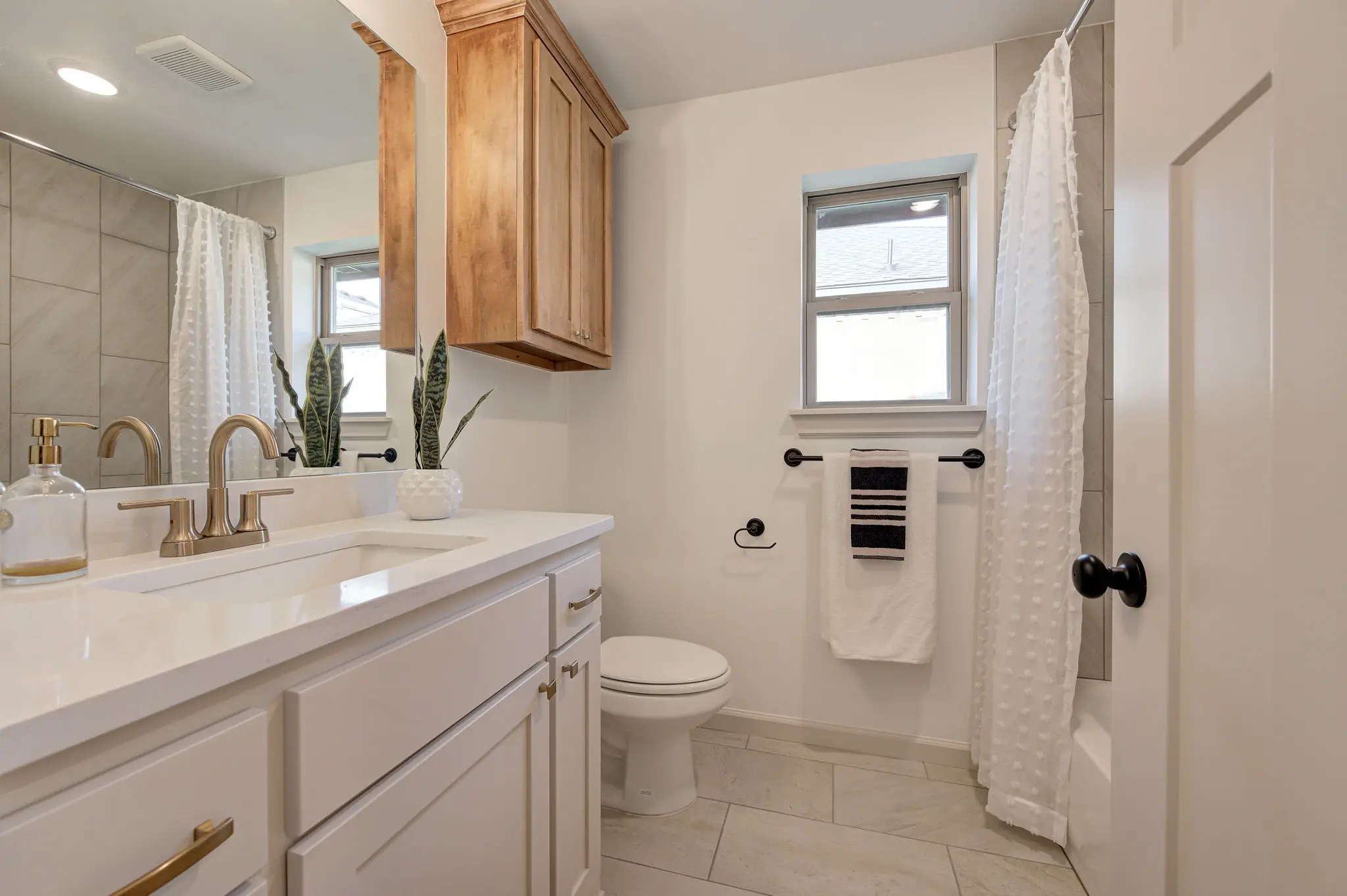 Example of Montauk floor plan - Features and Finishes may vary based on product availability