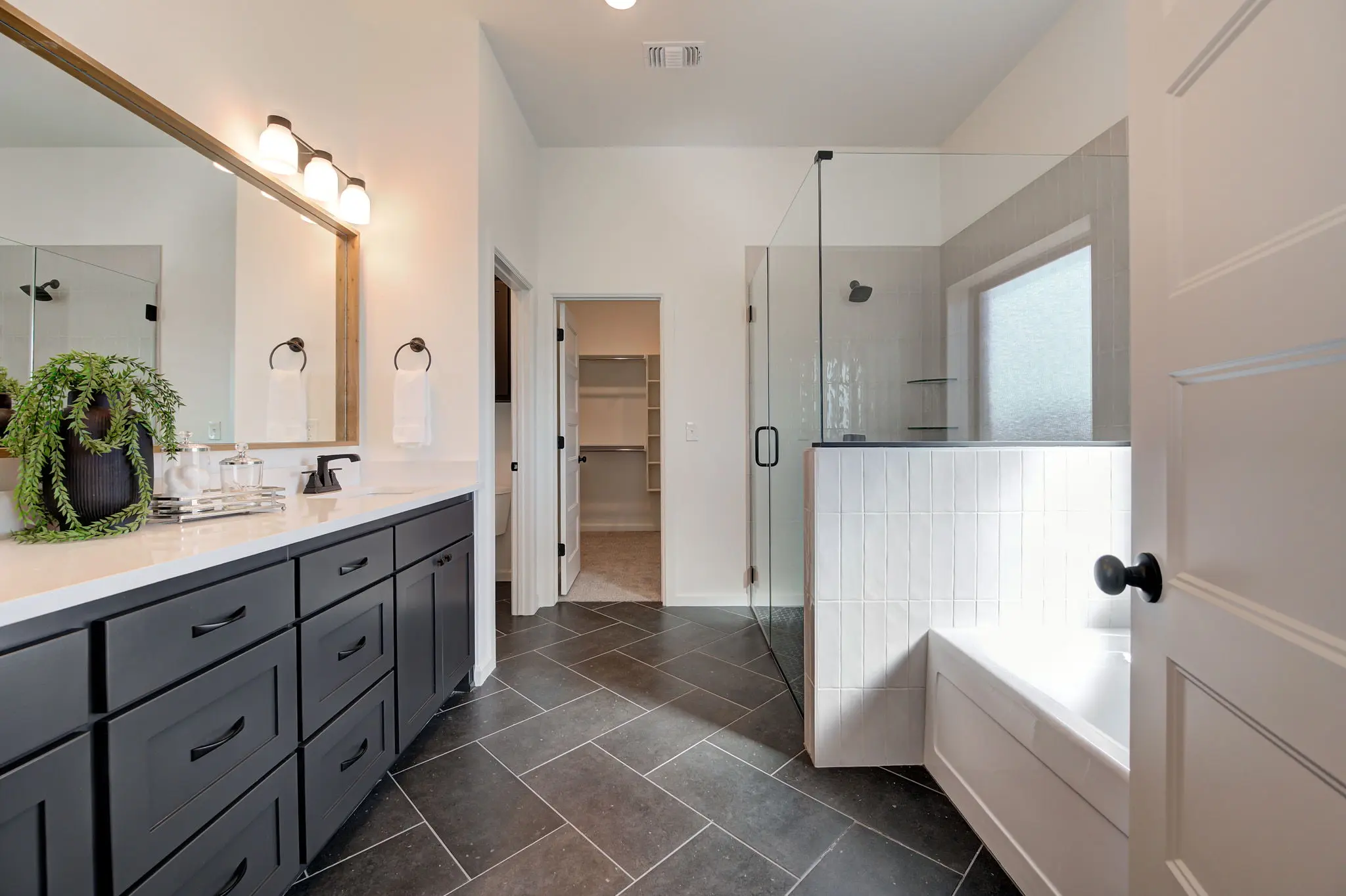 Example of Finns Point Estate floor plan - Features and Finishes may vary based on product availability