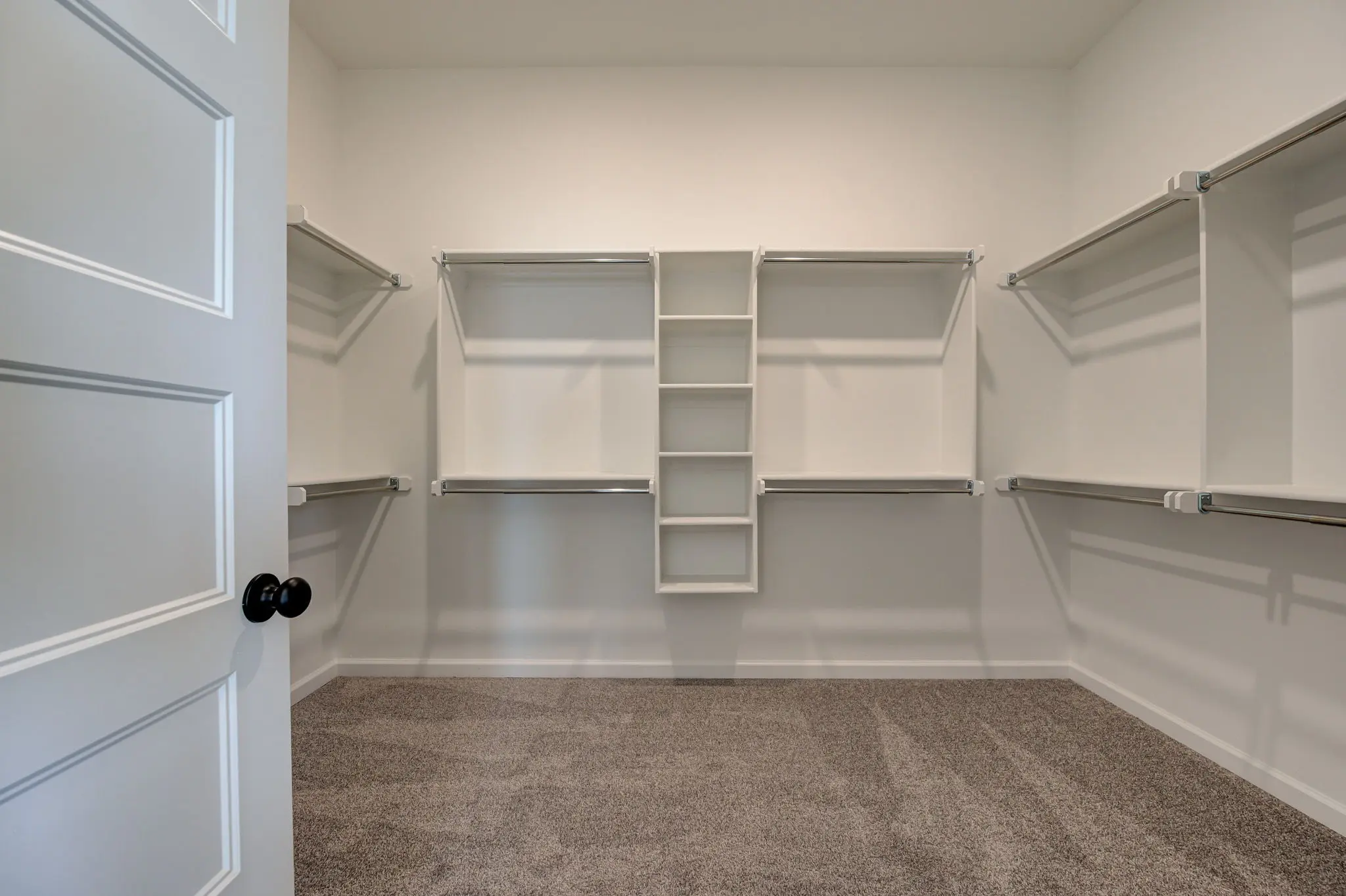Example of Finns Point Estate floor plan - Features and Finishes may vary based on product availability