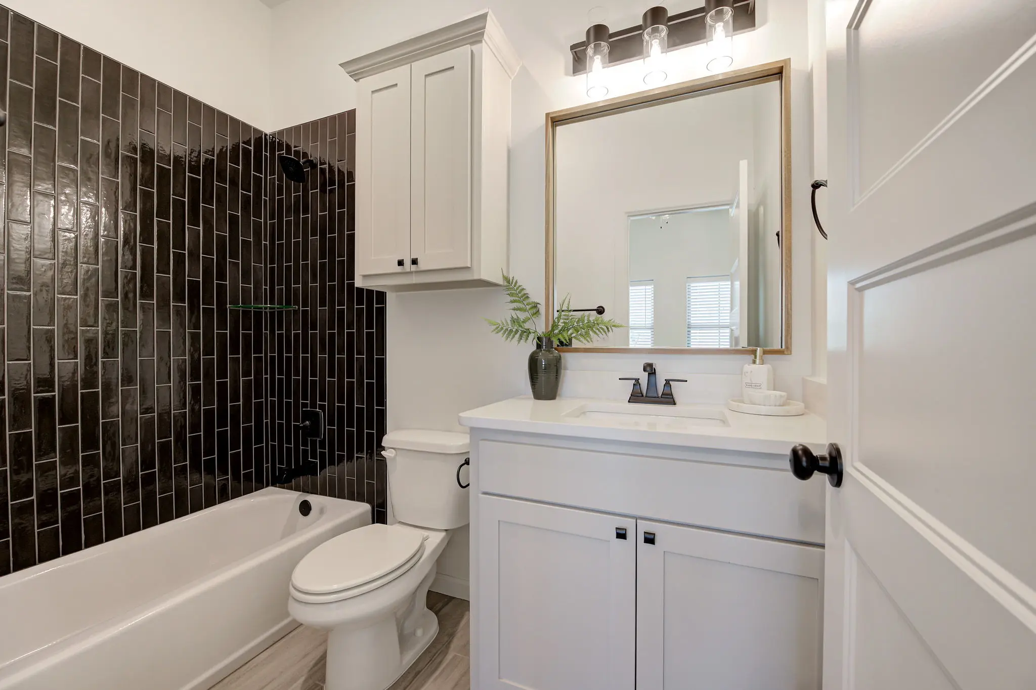 Example of Finns Point Estate floor plan - Features and Finishes may vary based on product availability