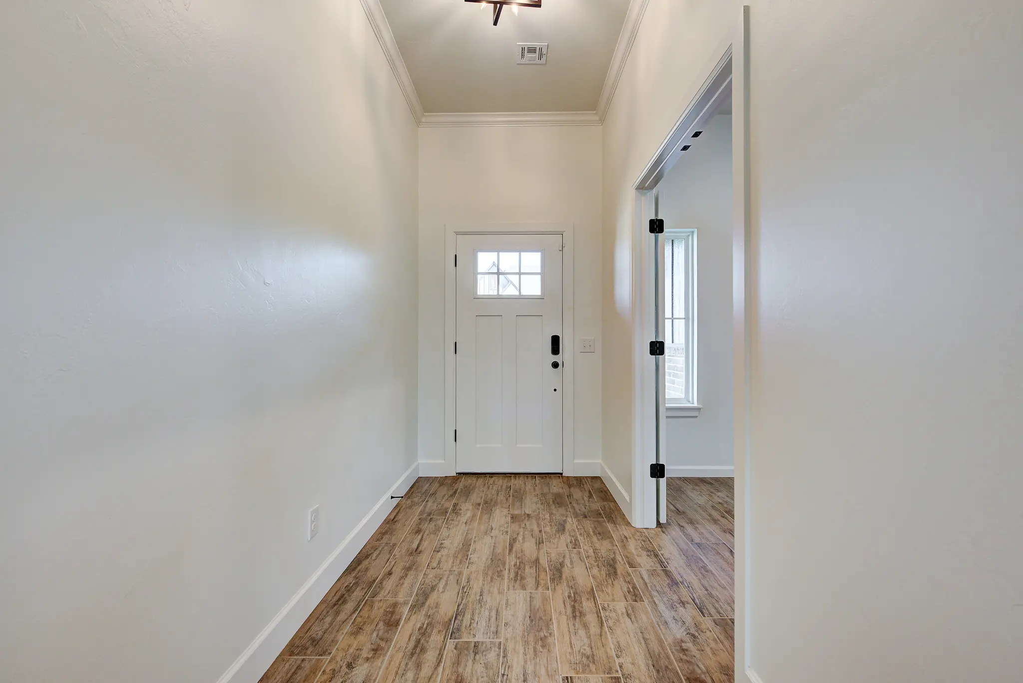 Fenwick - Interior Photo 5