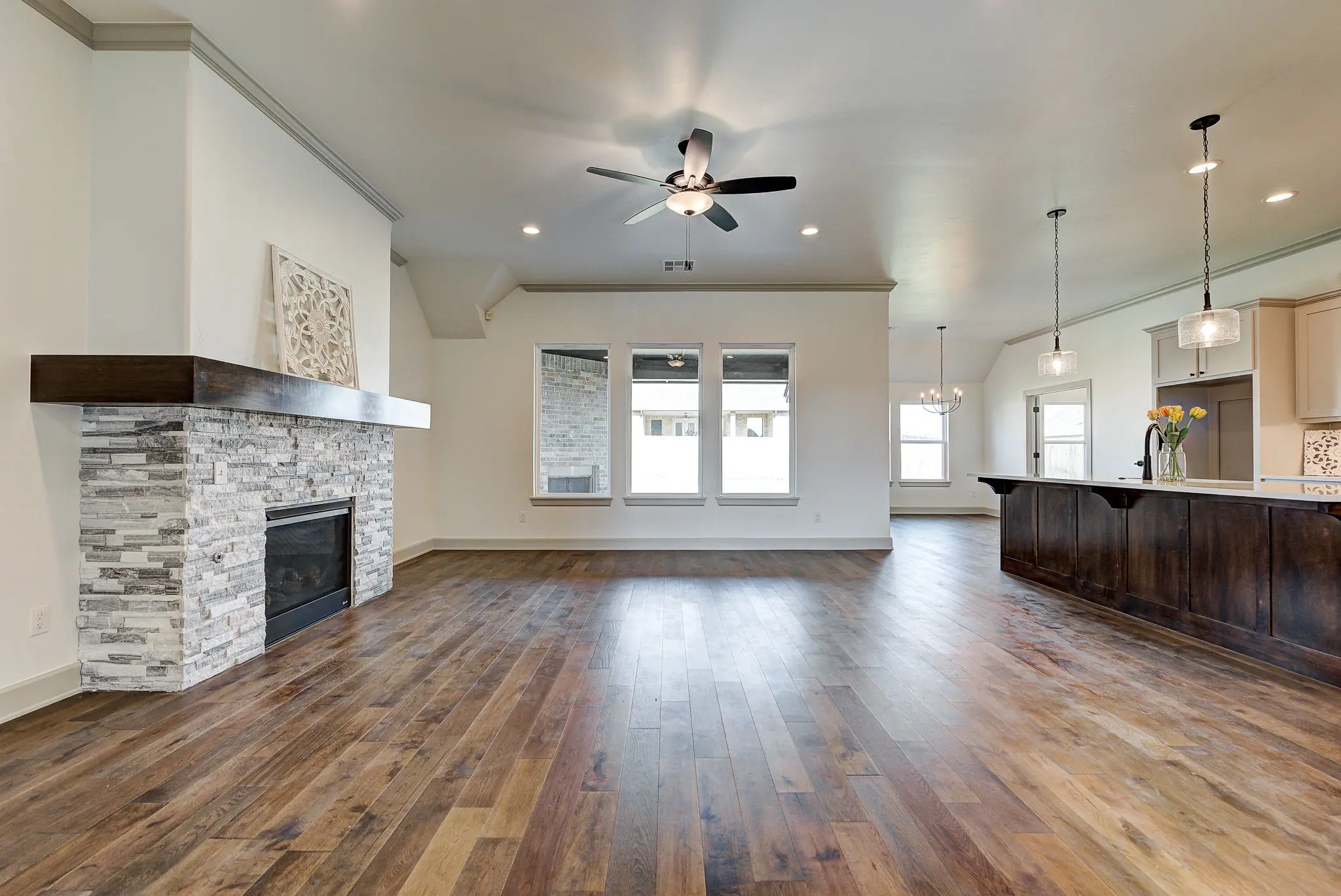 New Haven - Interior Photo 8