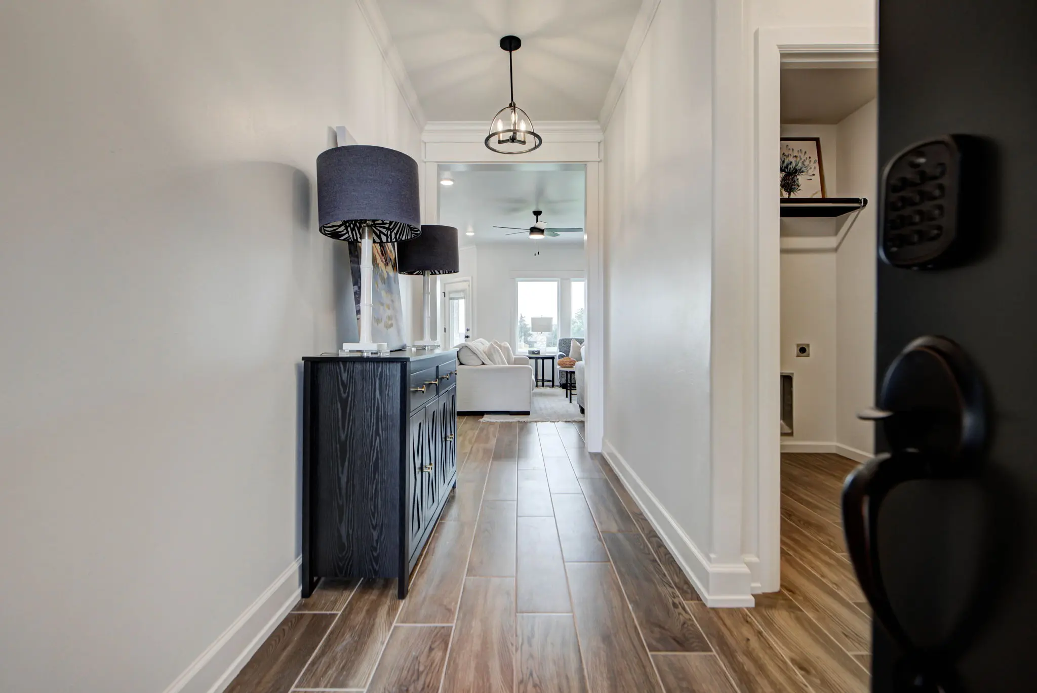 Plum Beach - Interior Photo 5