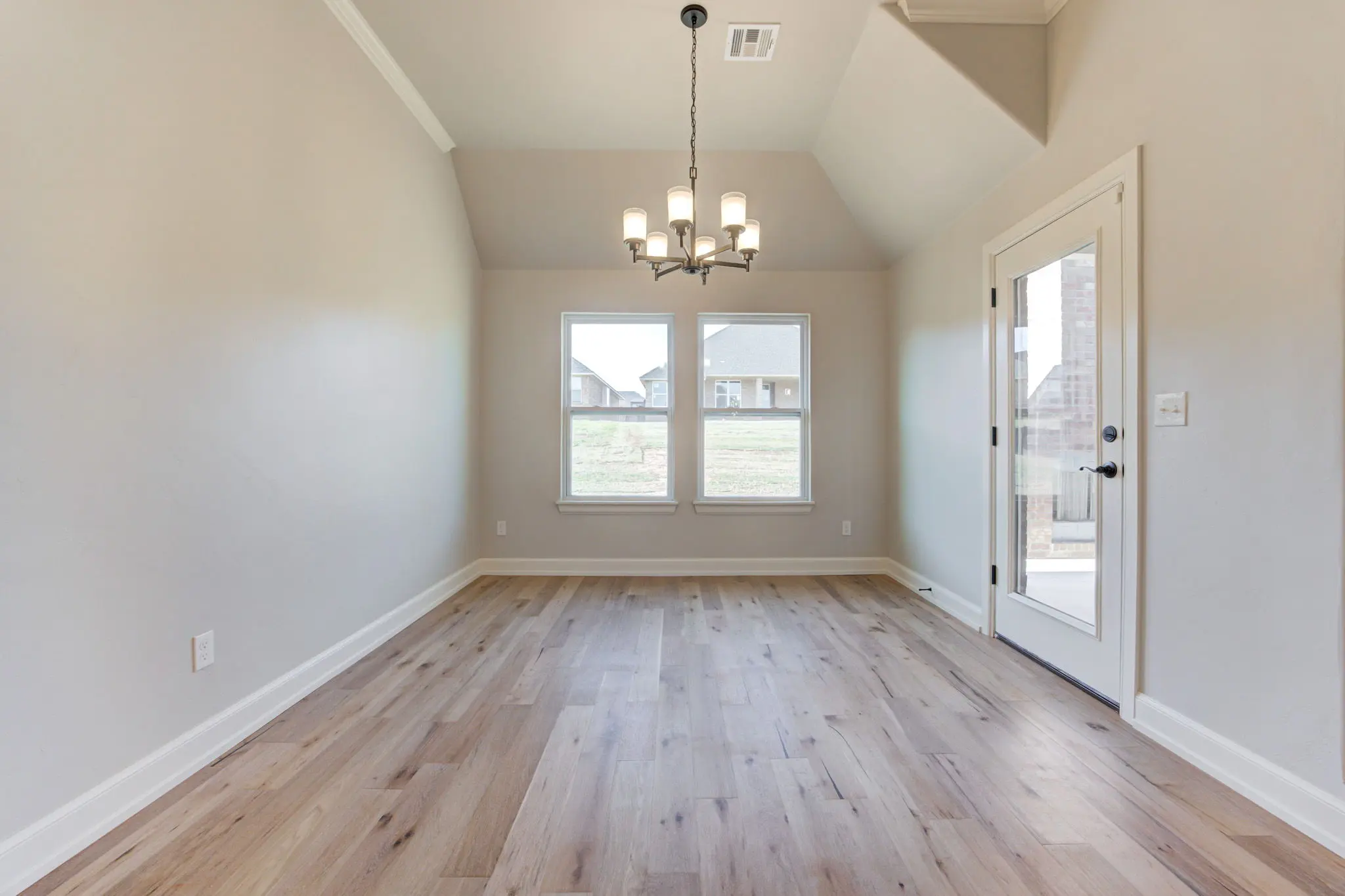 Chatham - Interior Photo 11