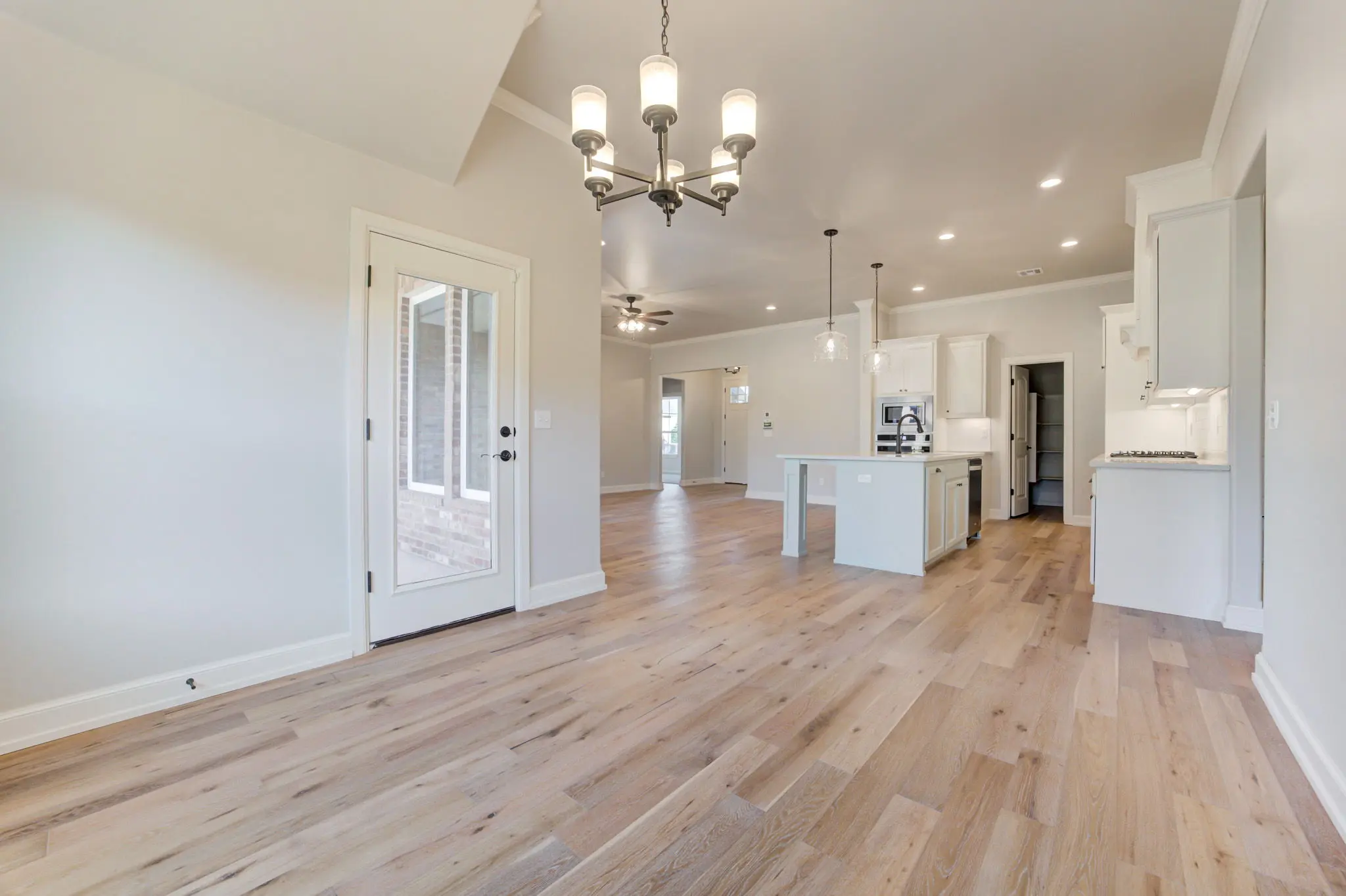 Chatham - Interior Photo 12