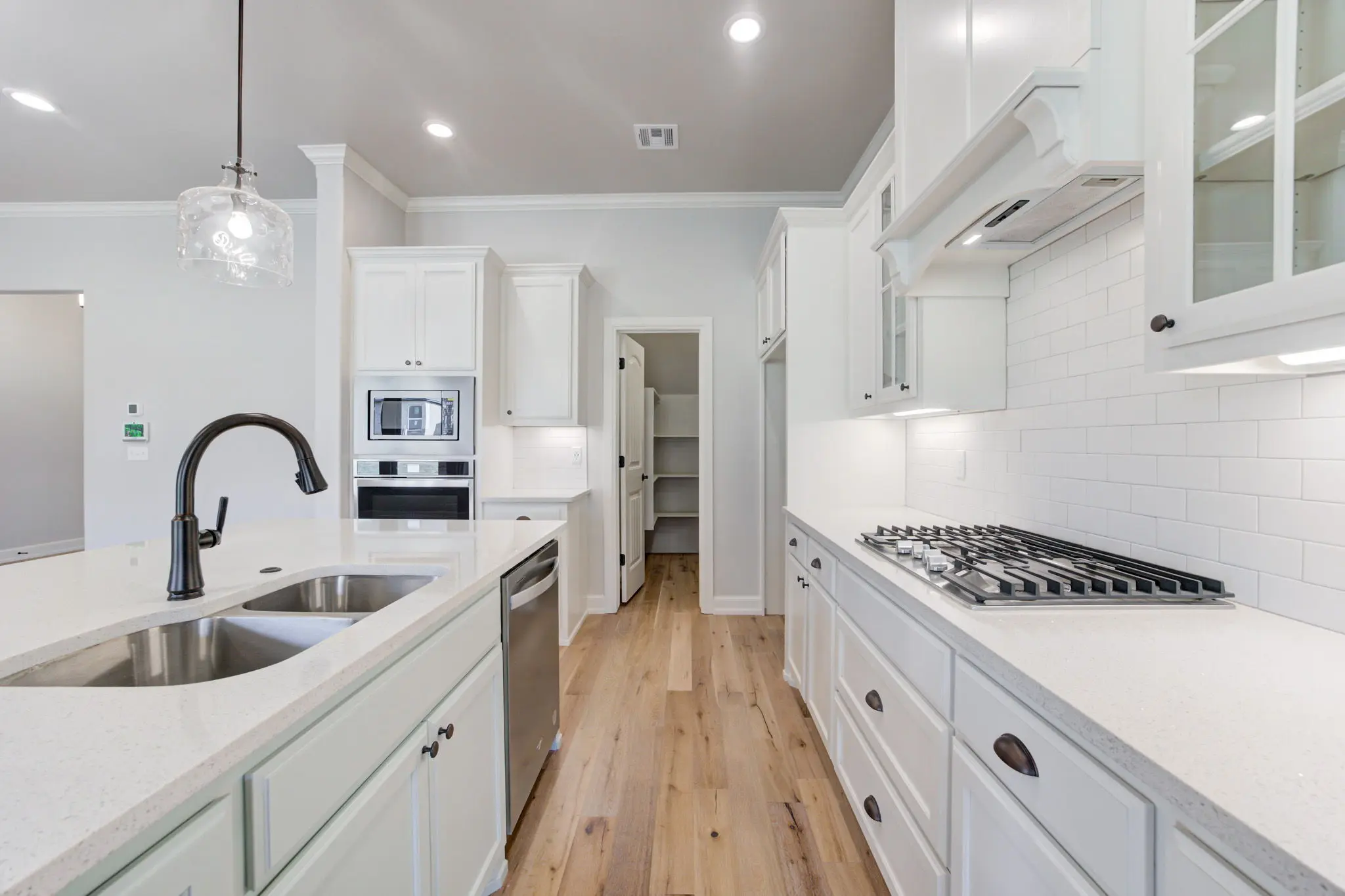 Chatham - Interior Photo 8