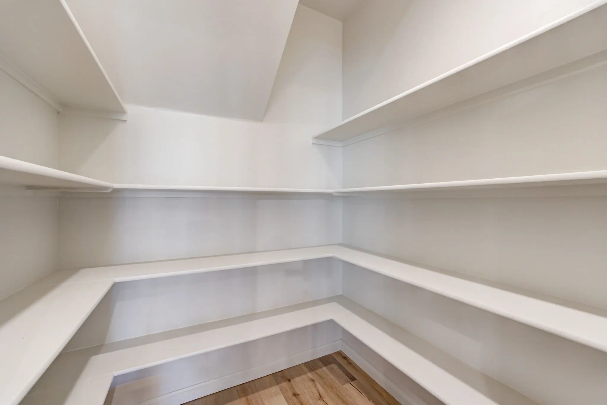 Chatham - Interior Photo 9