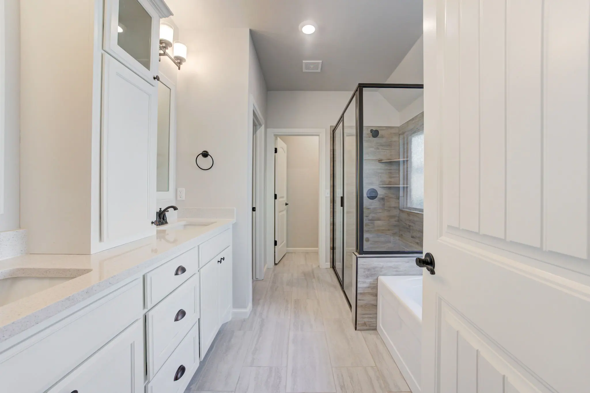 Chatham - Interior Photo 15