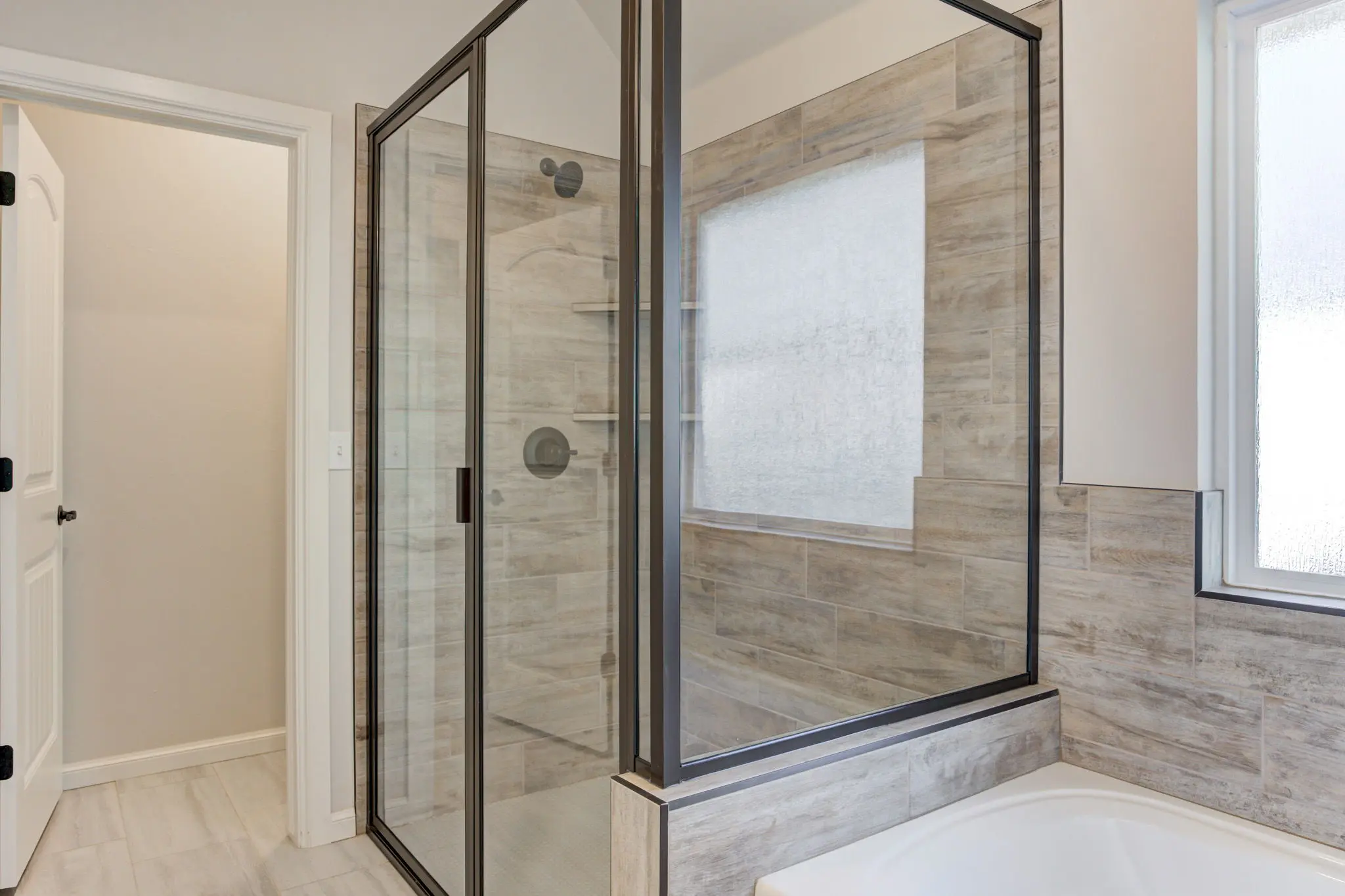 Chatham - Interior Photo 16