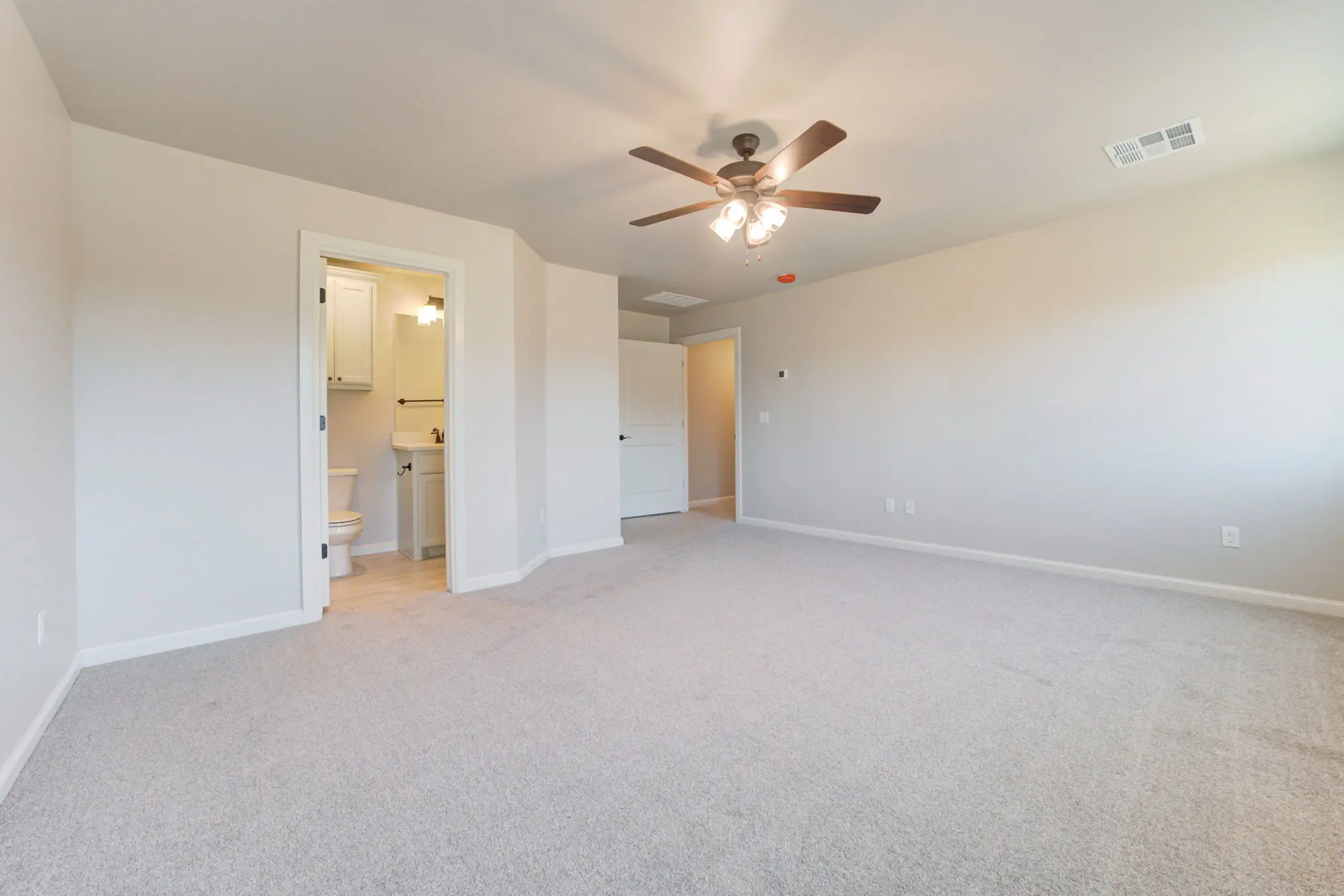 Chatham - Interior Photo 26