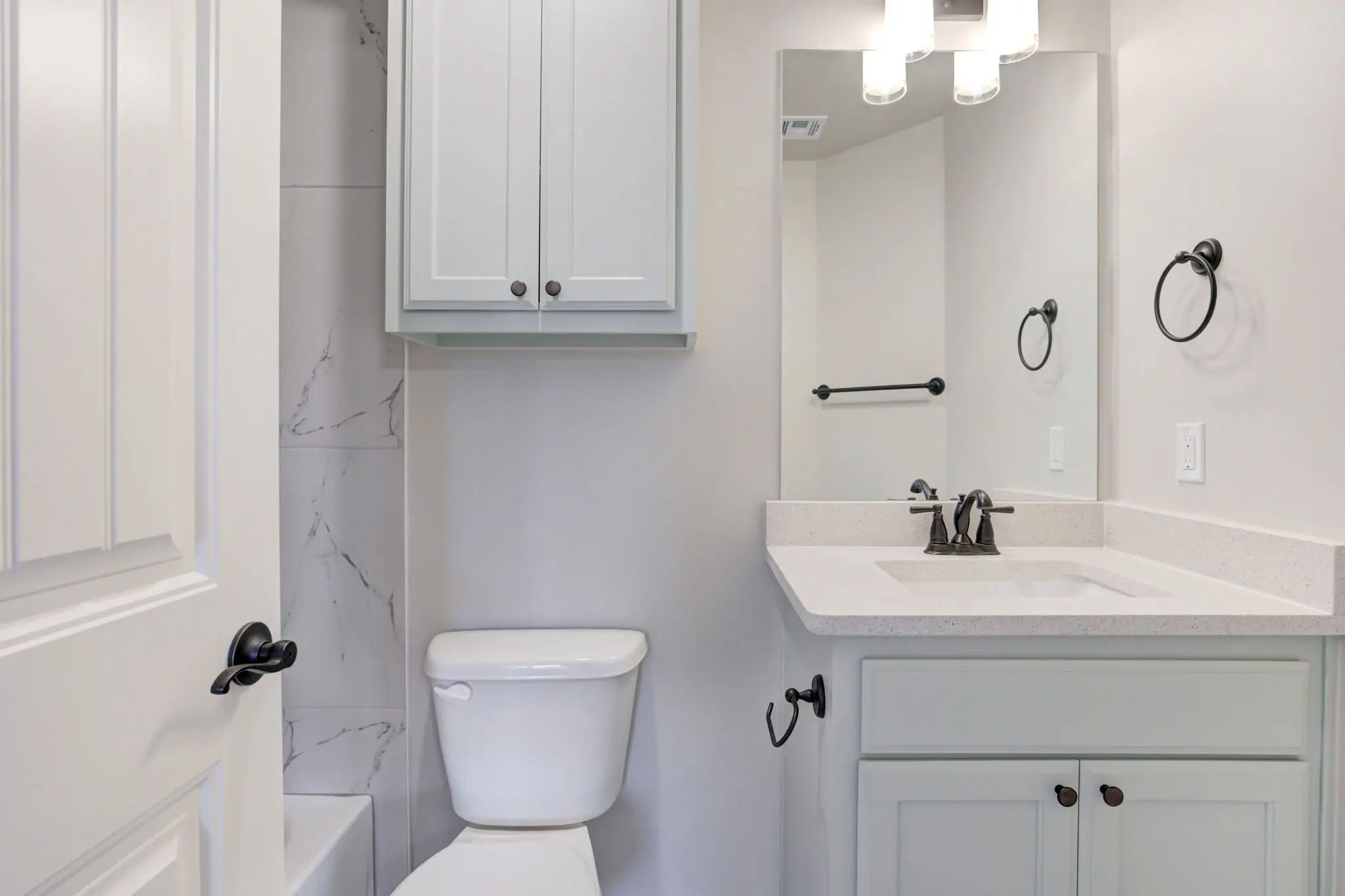 Chatham - Interior Photo 27