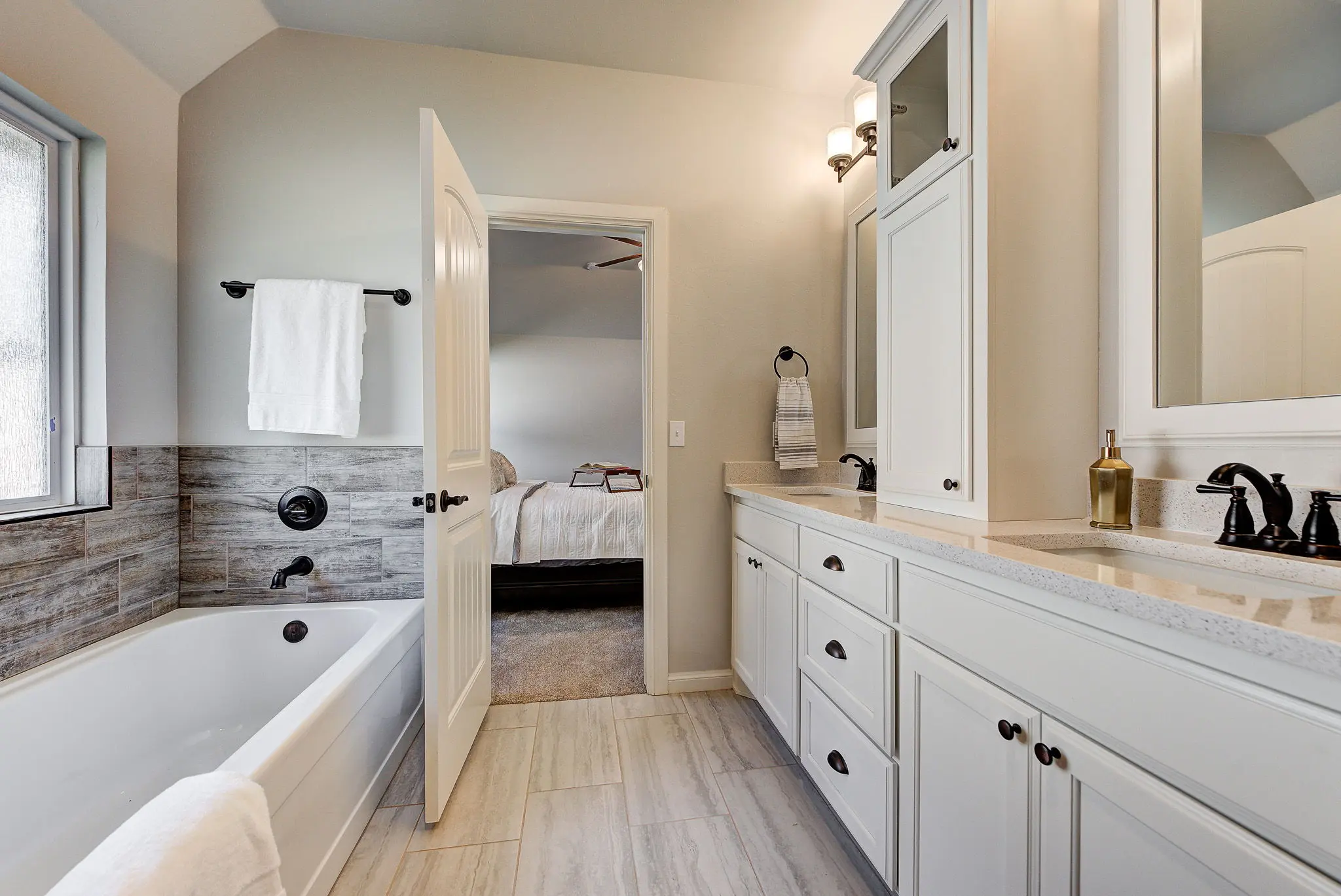 Example of Staged Chatham floor plan - Features and Finishes may vary based on product availability