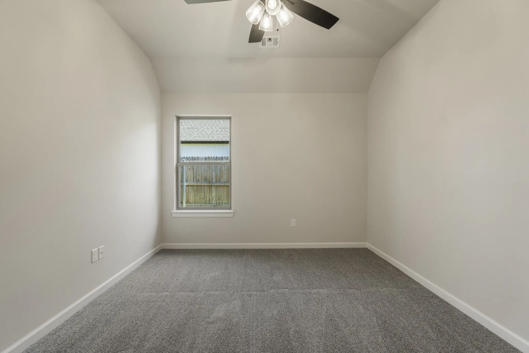 Example of Bellevue II floor plan - Features and Finishes may vary based on product availability