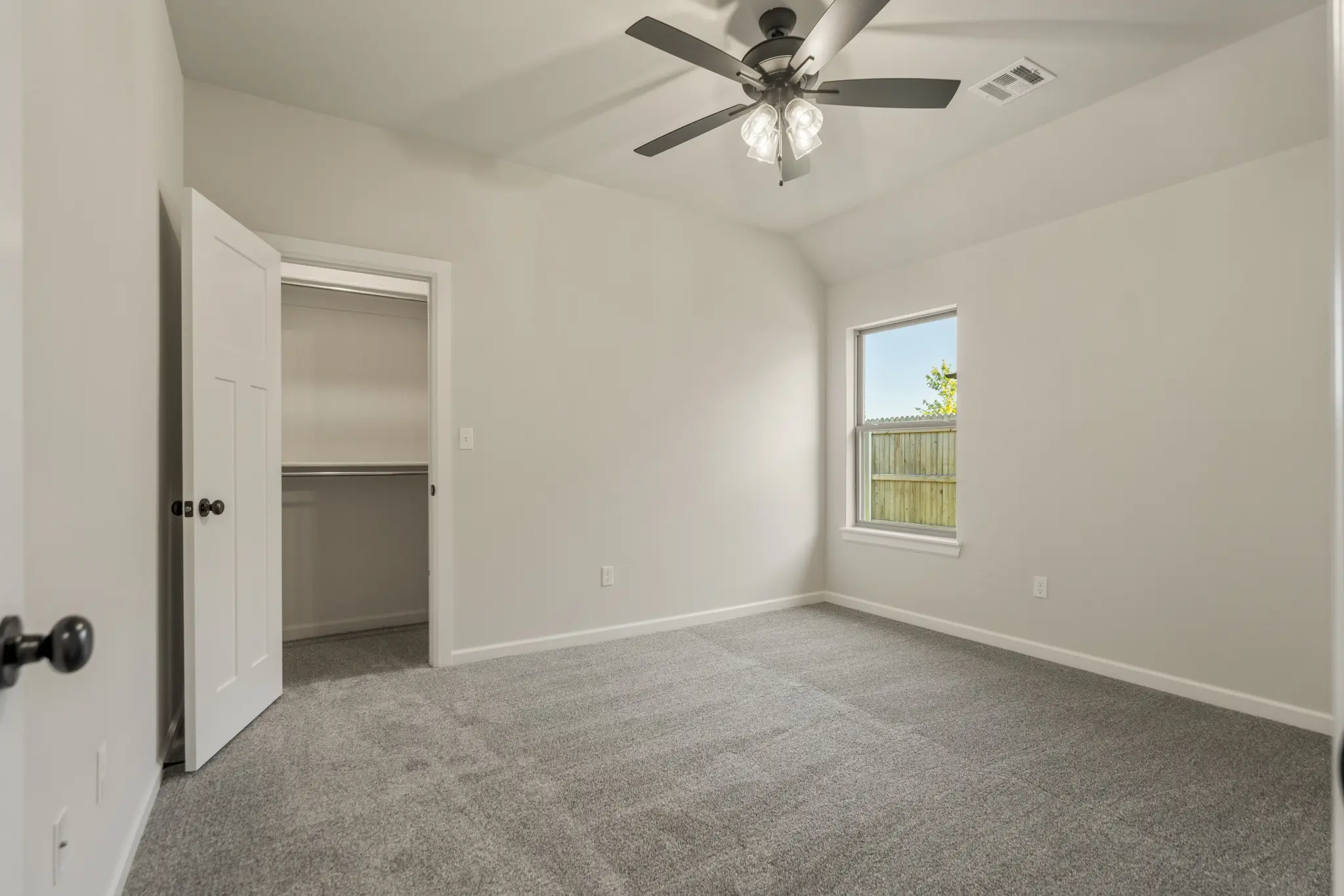 Example of Bellevue II floor plan - Features and Finishes may vary based on product availability