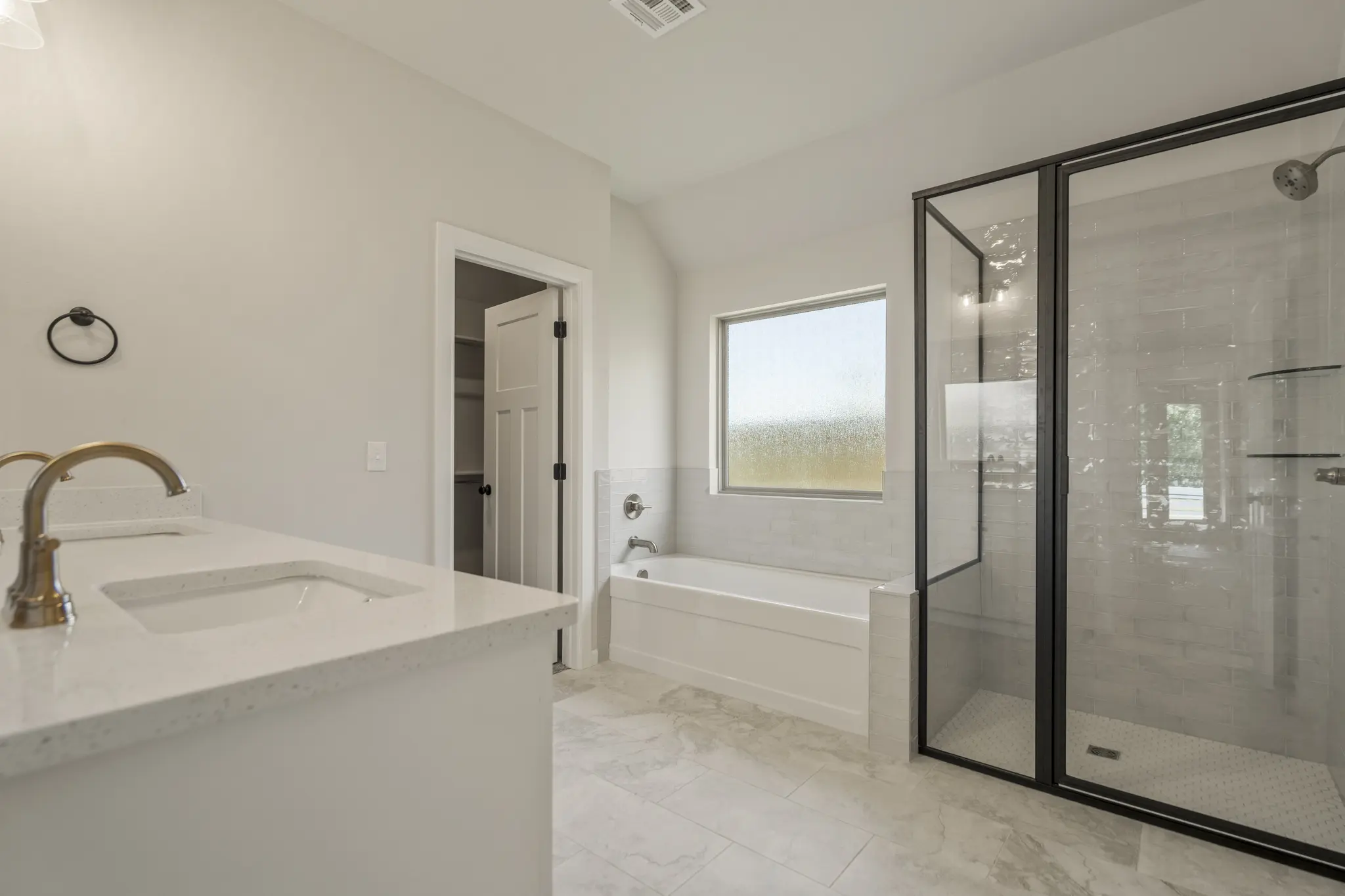 Example of Bellevue II floor plan - Features and Finishes may vary based on product availability