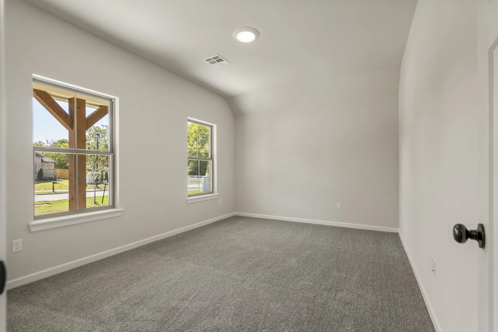 Example of Bellevue II floor plan - Features and Finishes may vary based on product availability